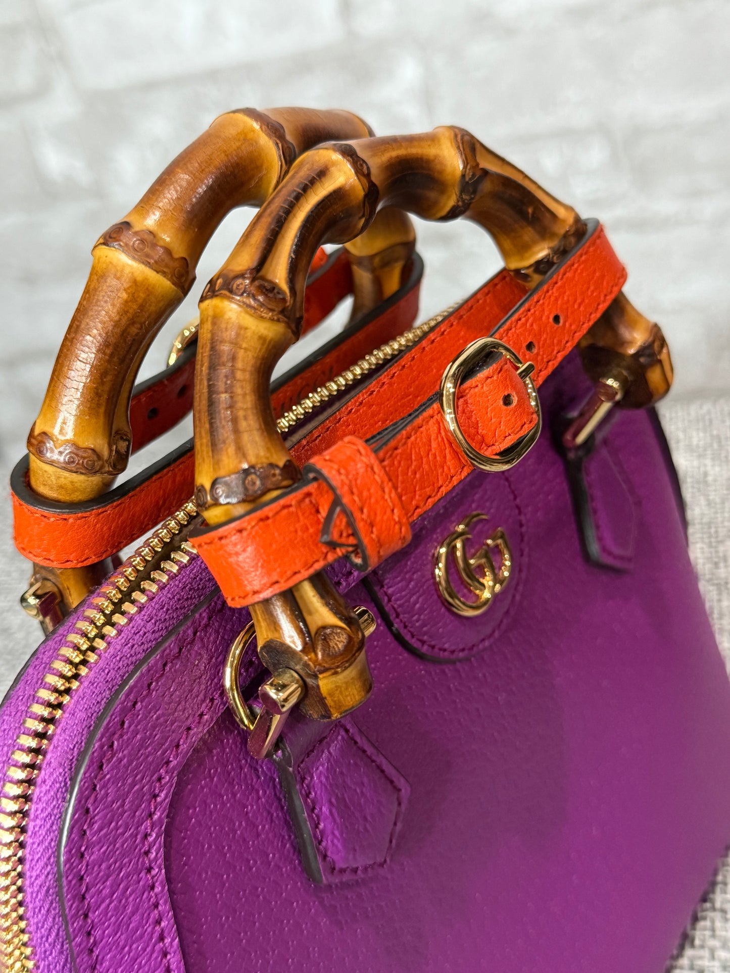 🌸🪻Gucci Mini Diana tote bag with Bamboo top handle in purple 🪻🌸
Retails $3500
🪻Excellent condition🪻
