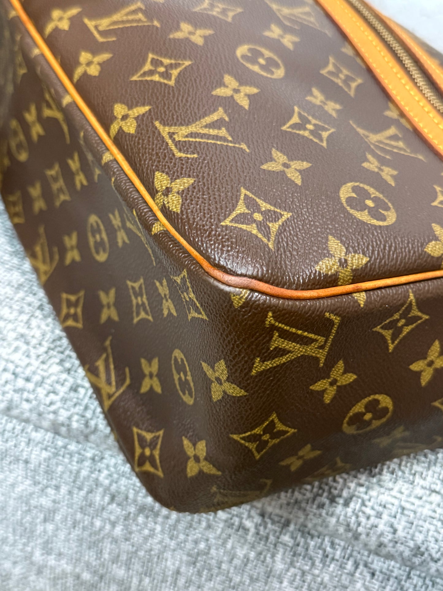 Vintage Louis Vuitton 2002 Cite GM Monogram