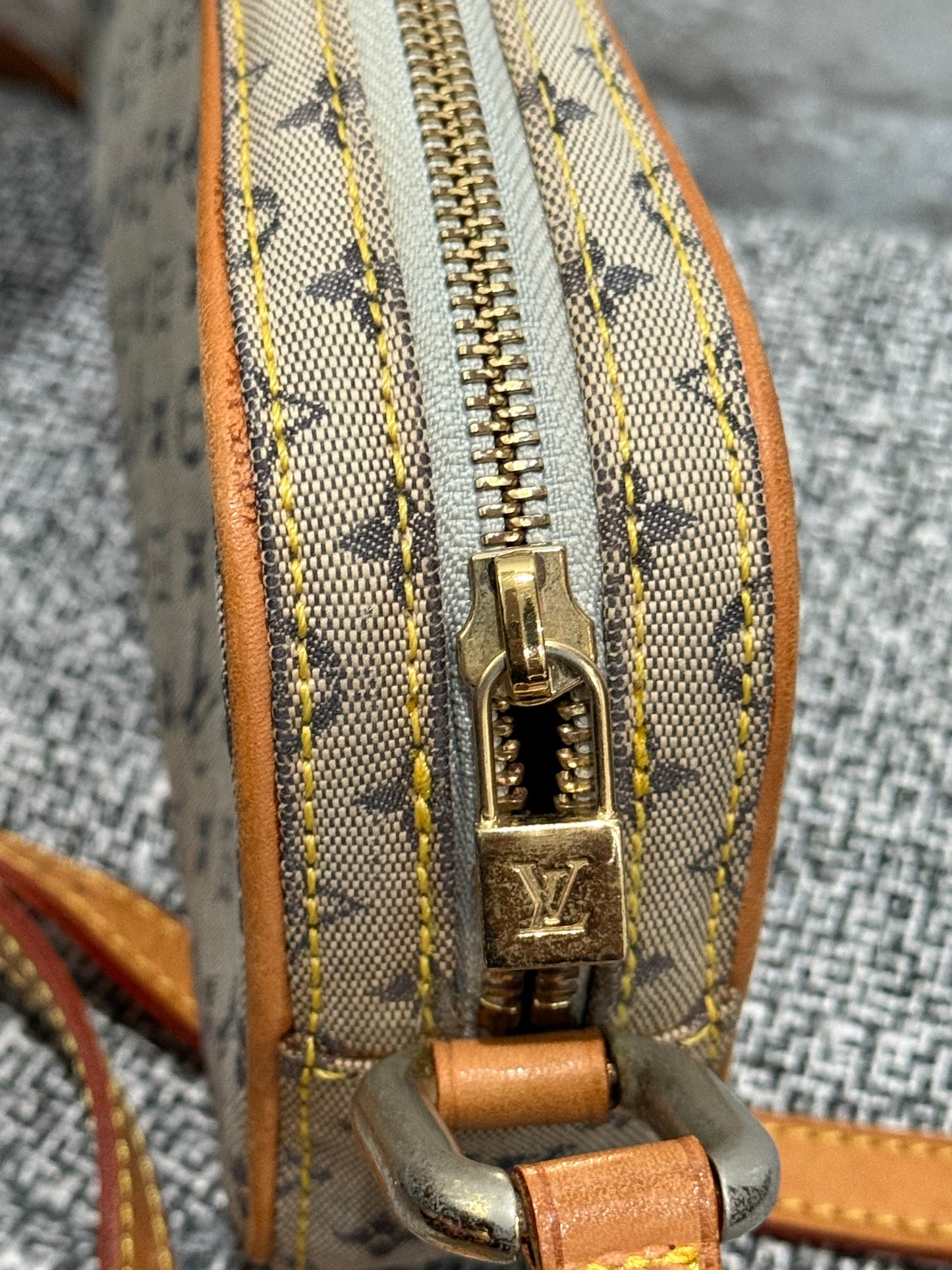 Louis Vuitton 2001 Vintage Juliette cloth handbag