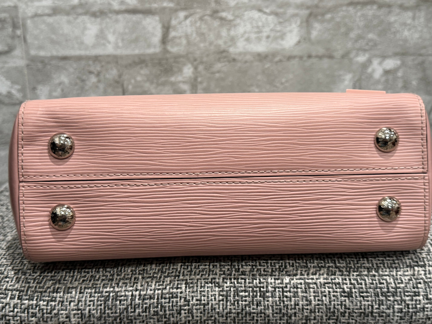 Louis Vuitton 2016 Epi Cluny in Rose Ballerine