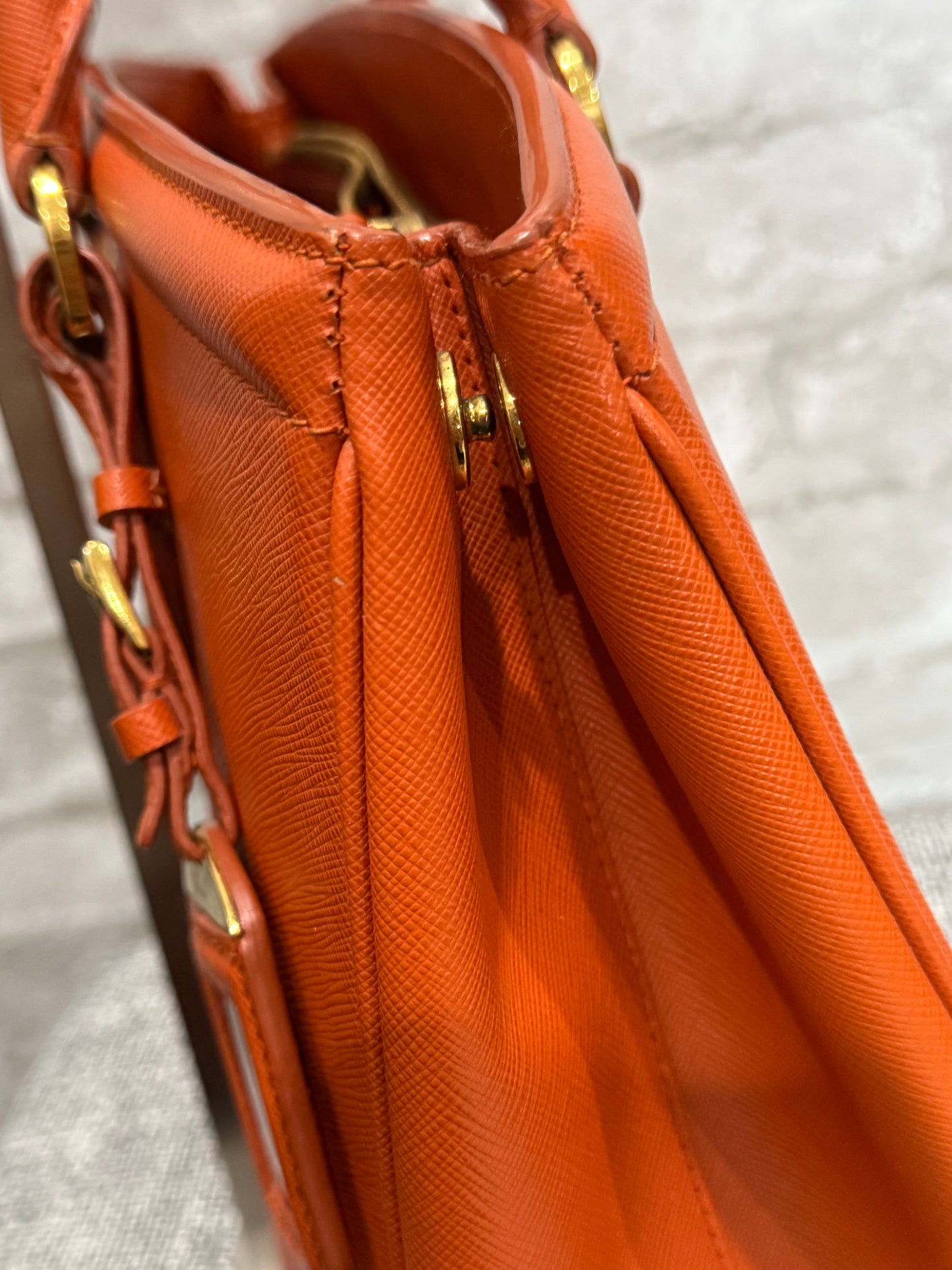 ๐ ๐ Prada Galleria Saffiano leather bag in Orange ๐ ๐