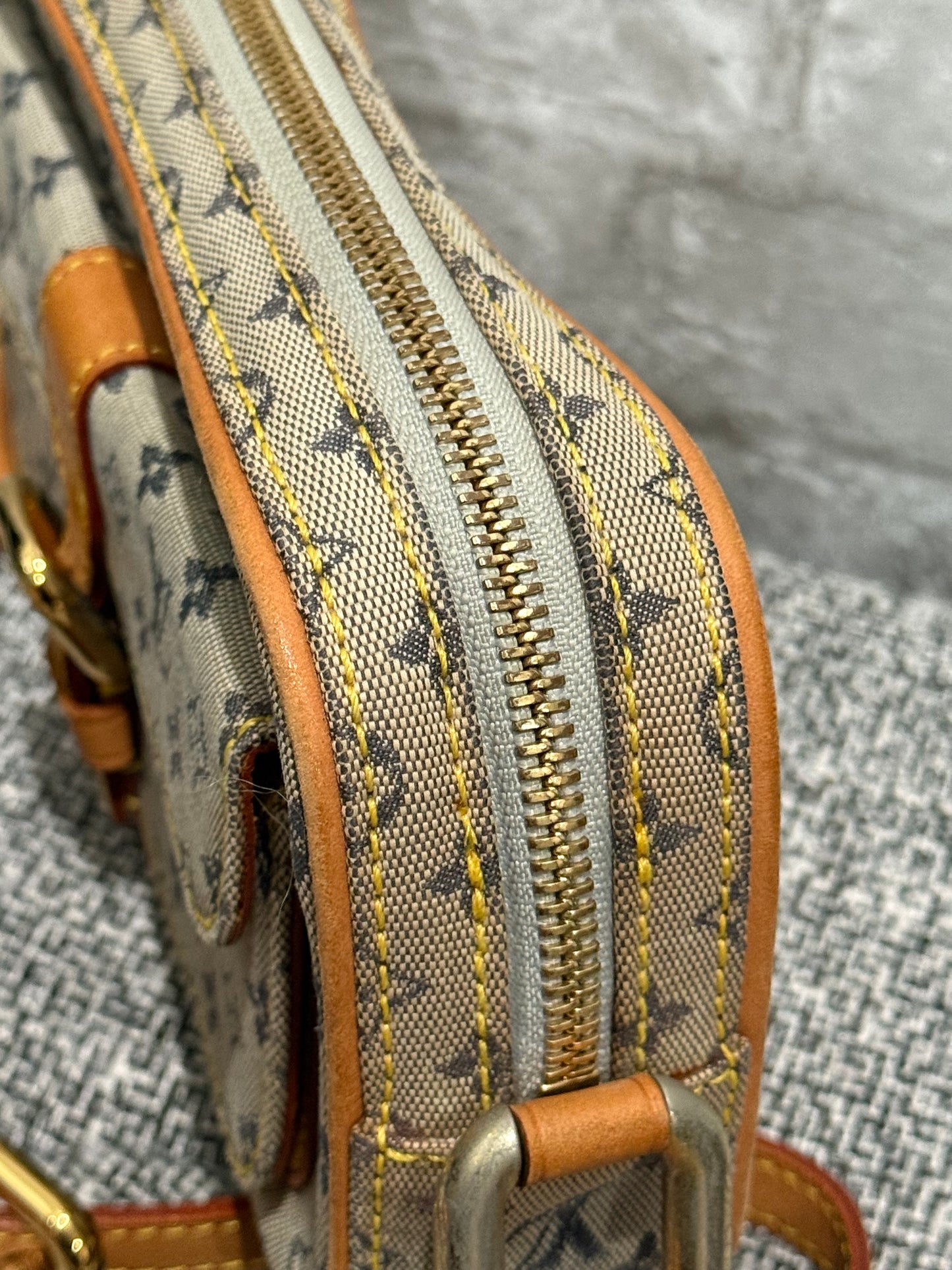 Louis Vuitton 2001 Vintage Juliette cloth handbag