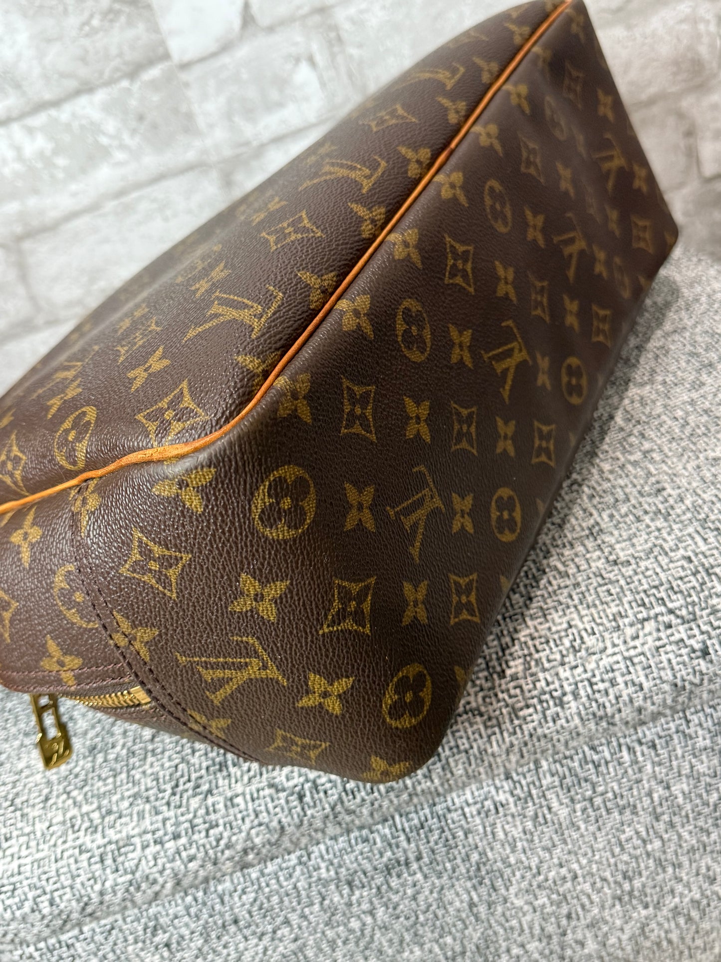 Louis Vuitton Vintage Deauville
Monogram Tote Bag