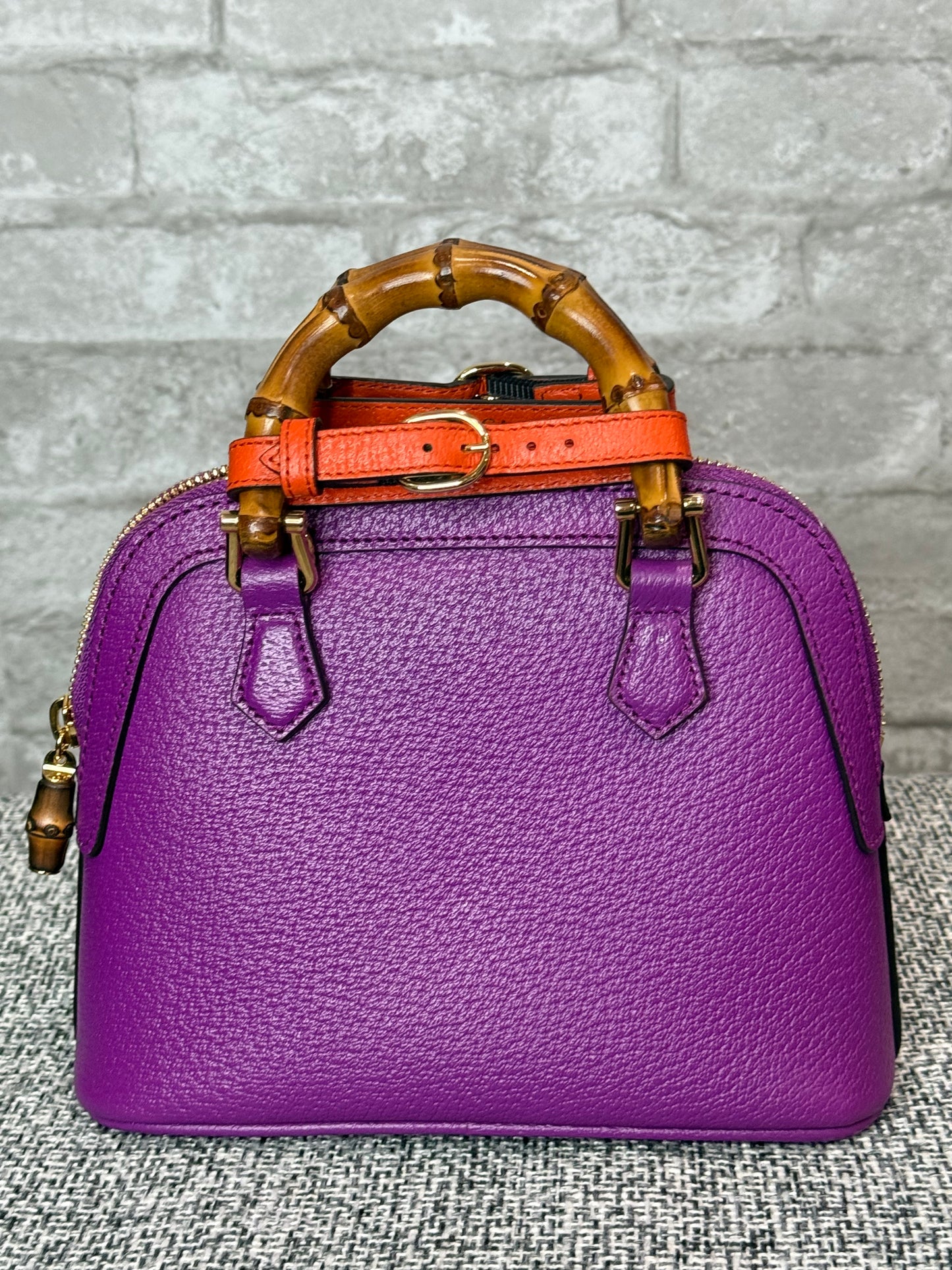 🌸🪻Gucci Mini Diana tote bag with Bamboo top handle in purple 🪻🌸
Retails $3500
🪻Excellent condition🪻