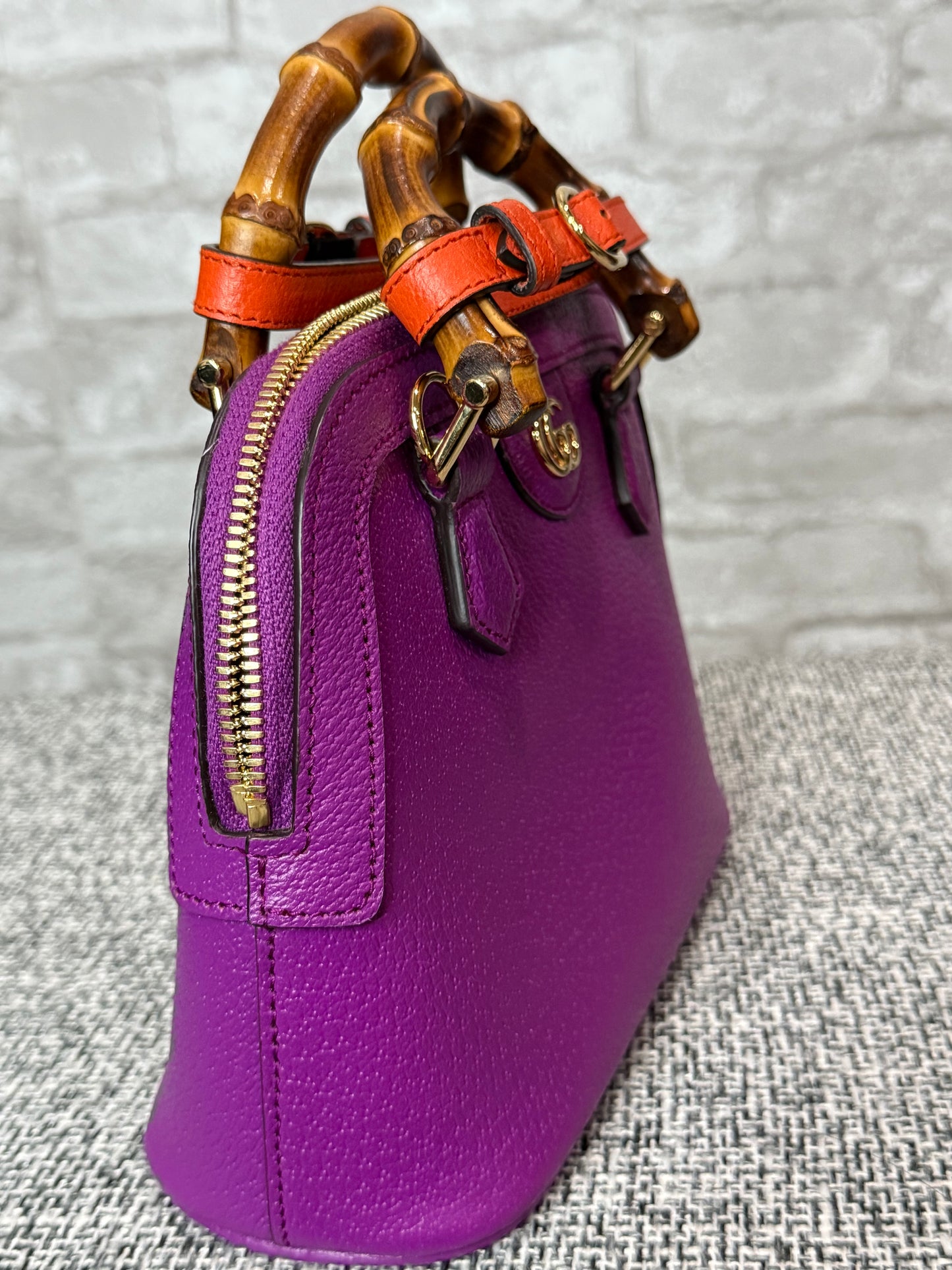 🌸🪻Gucci Mini Diana tote bag with Bamboo top handle in purple 🪻🌸
Retails $3500
🪻Excellent condition🪻