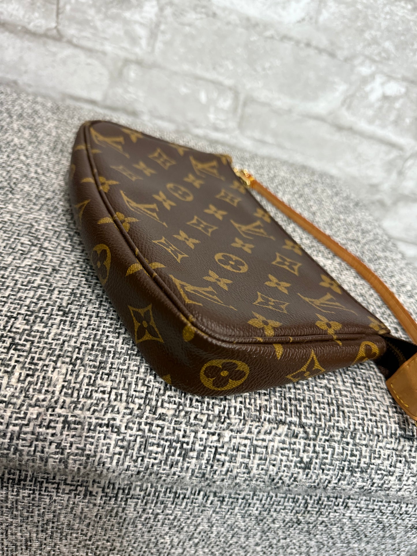 👜 🌹Louis Vuitton Pochette Monogram 👜 🌹