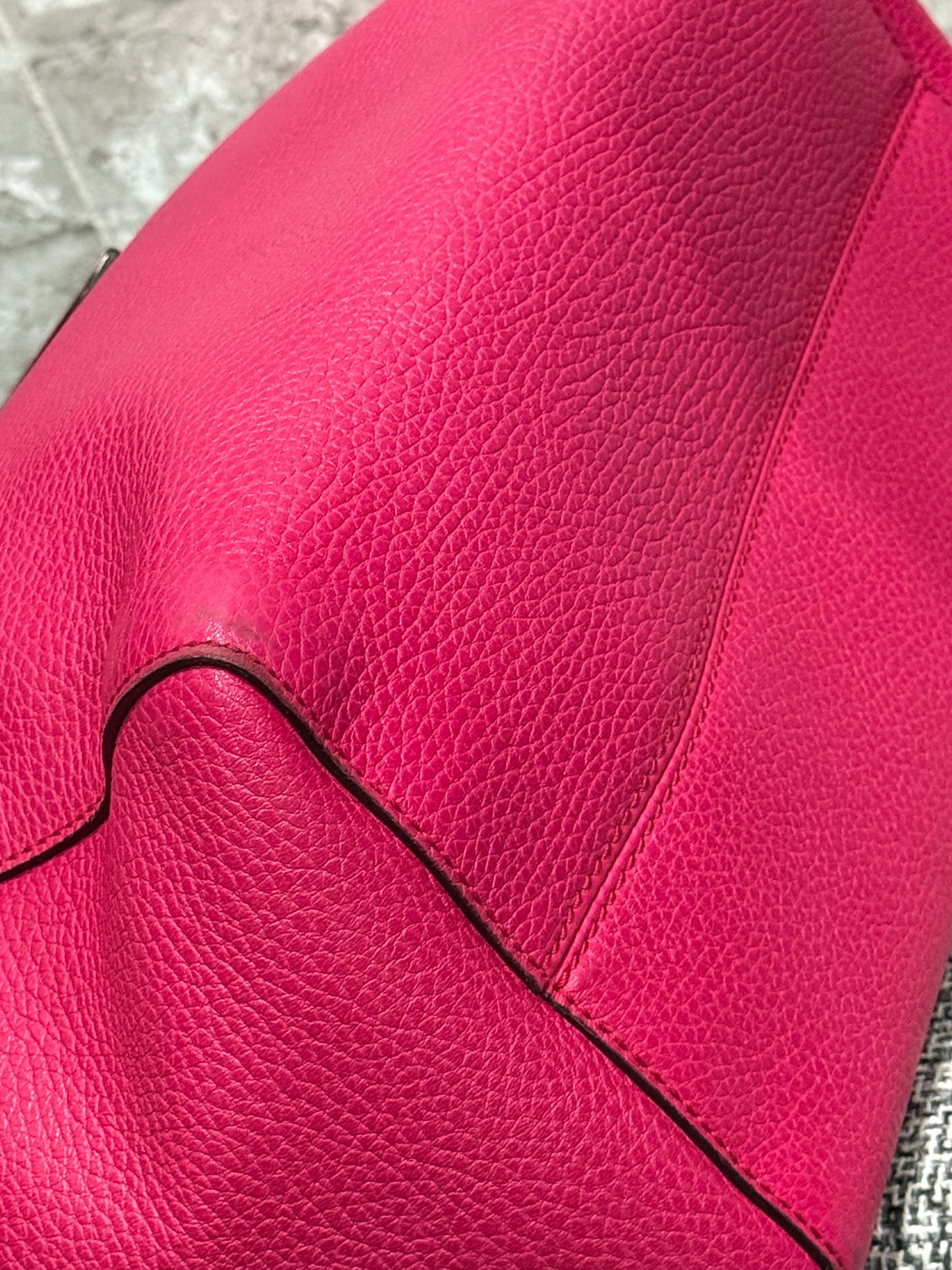 Gucci Swing Tote Shoulder Bag in Pink 👛