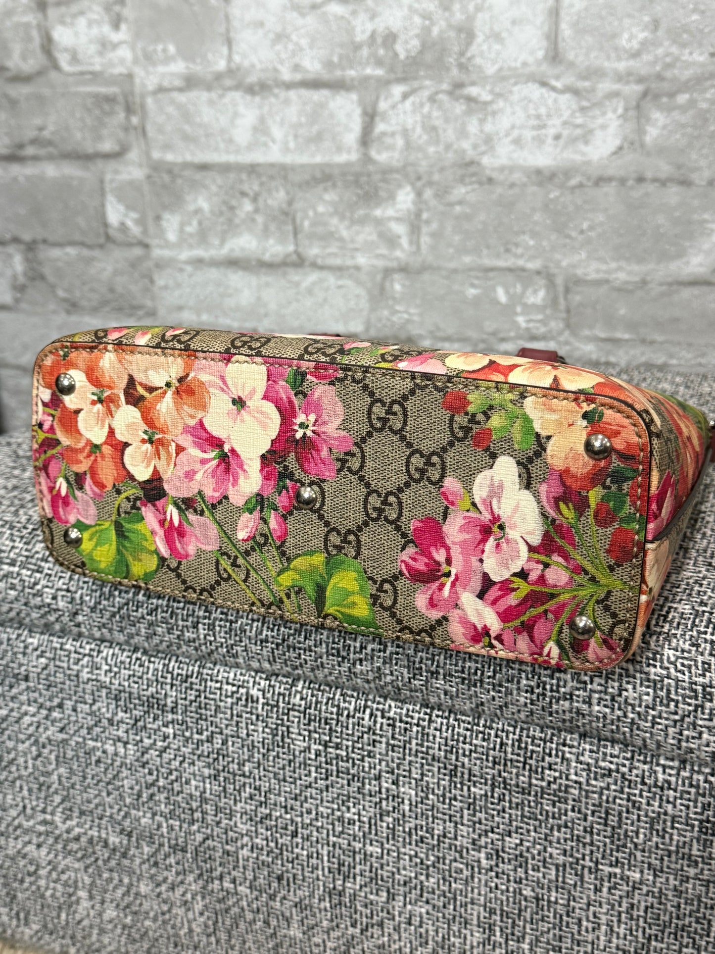 ๐ท๐ธ๐Gucci GG Supreme Pink Floral Print Top Handle ๐ท๐ธ๐