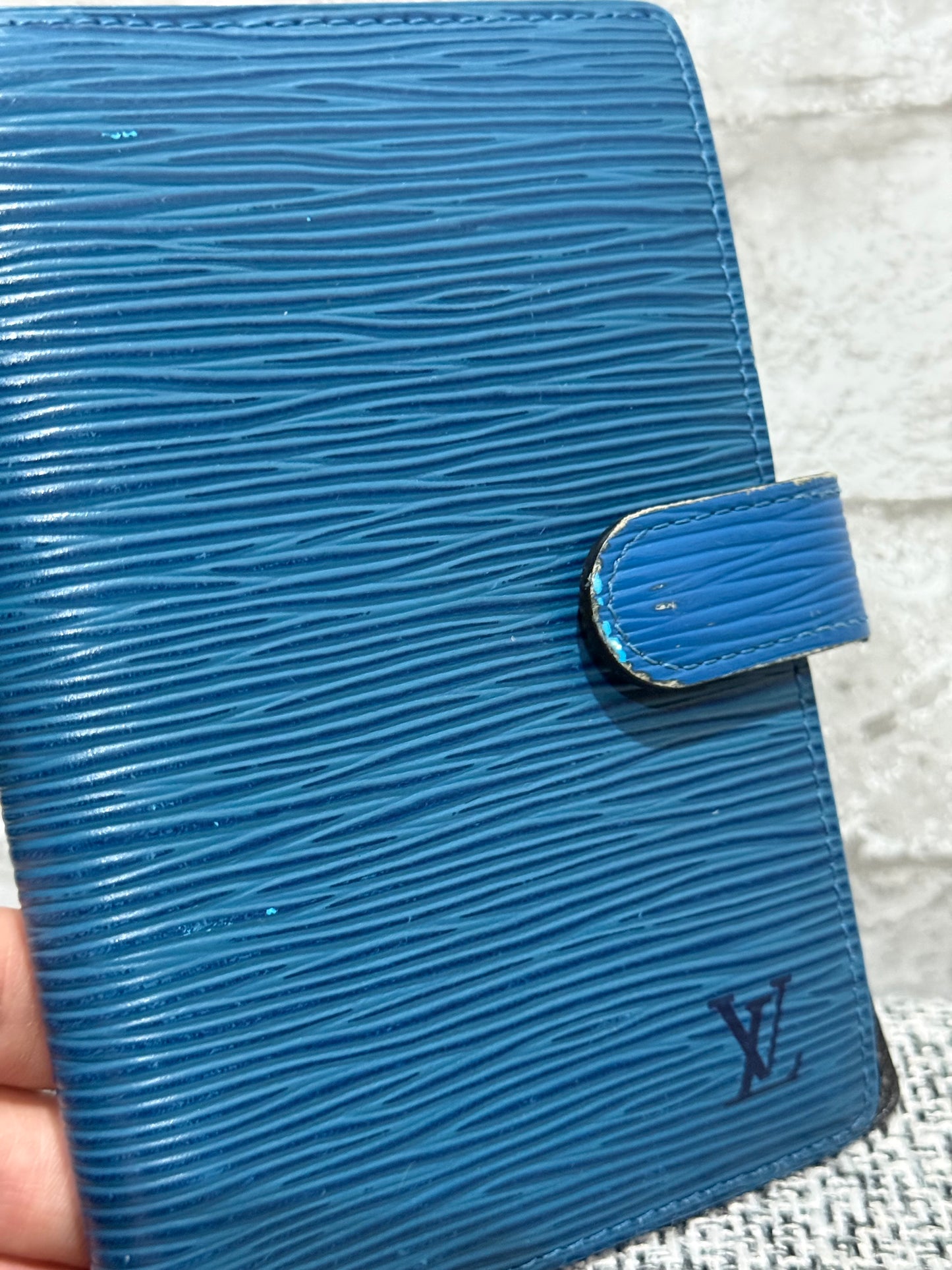 Louis Vuitton 1997 Agenda Epi Blue