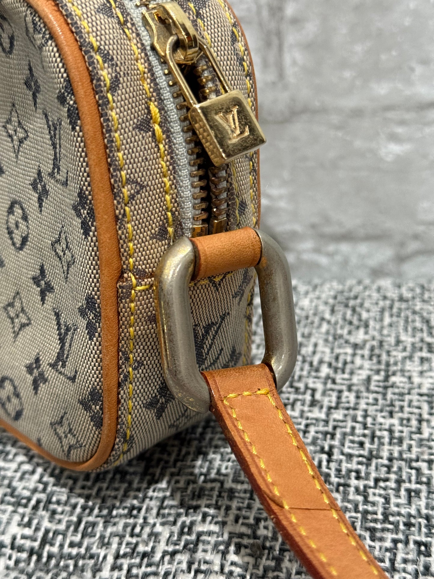 Louis Vuitton 2001 Vintage Juliette cloth handbag