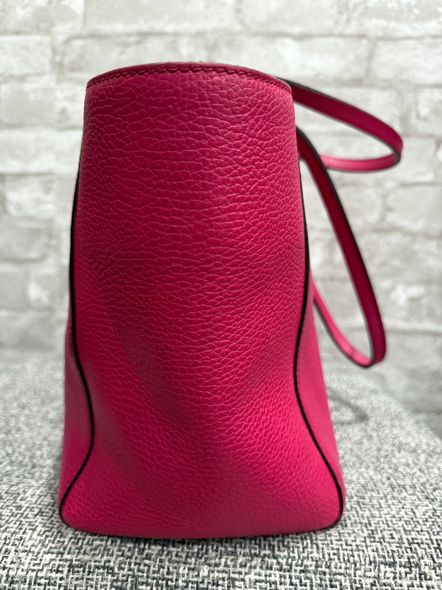 Gucci Swing Tote Shoulder Bag in Pink 👛