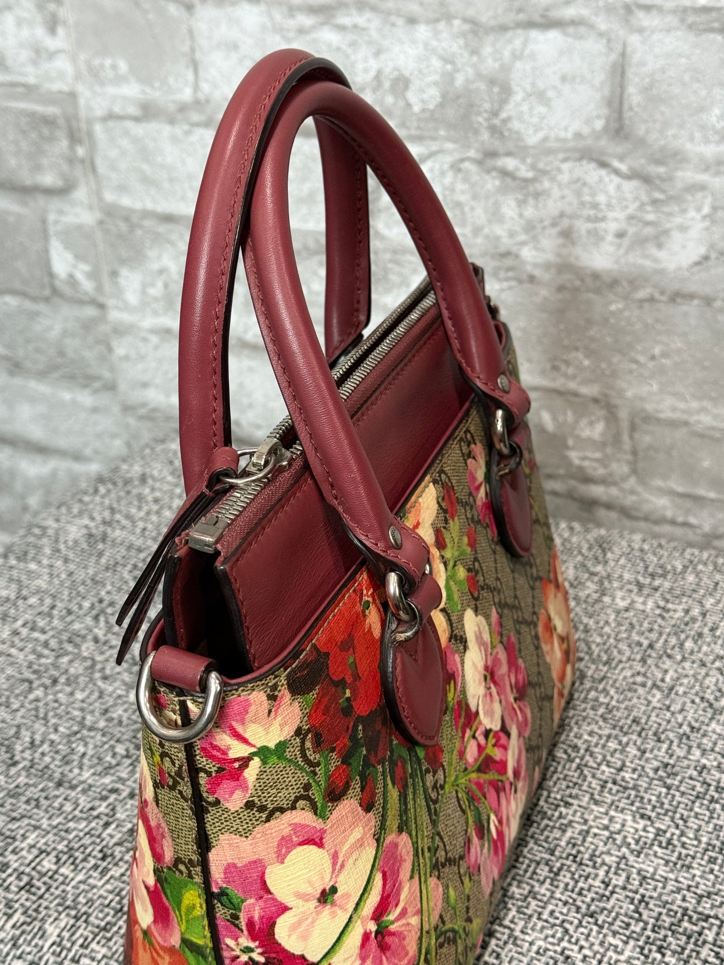 ๐ท๐ธ๐Gucci GG Supreme Pink Floral Print Top Handle ๐ท๐ธ๐