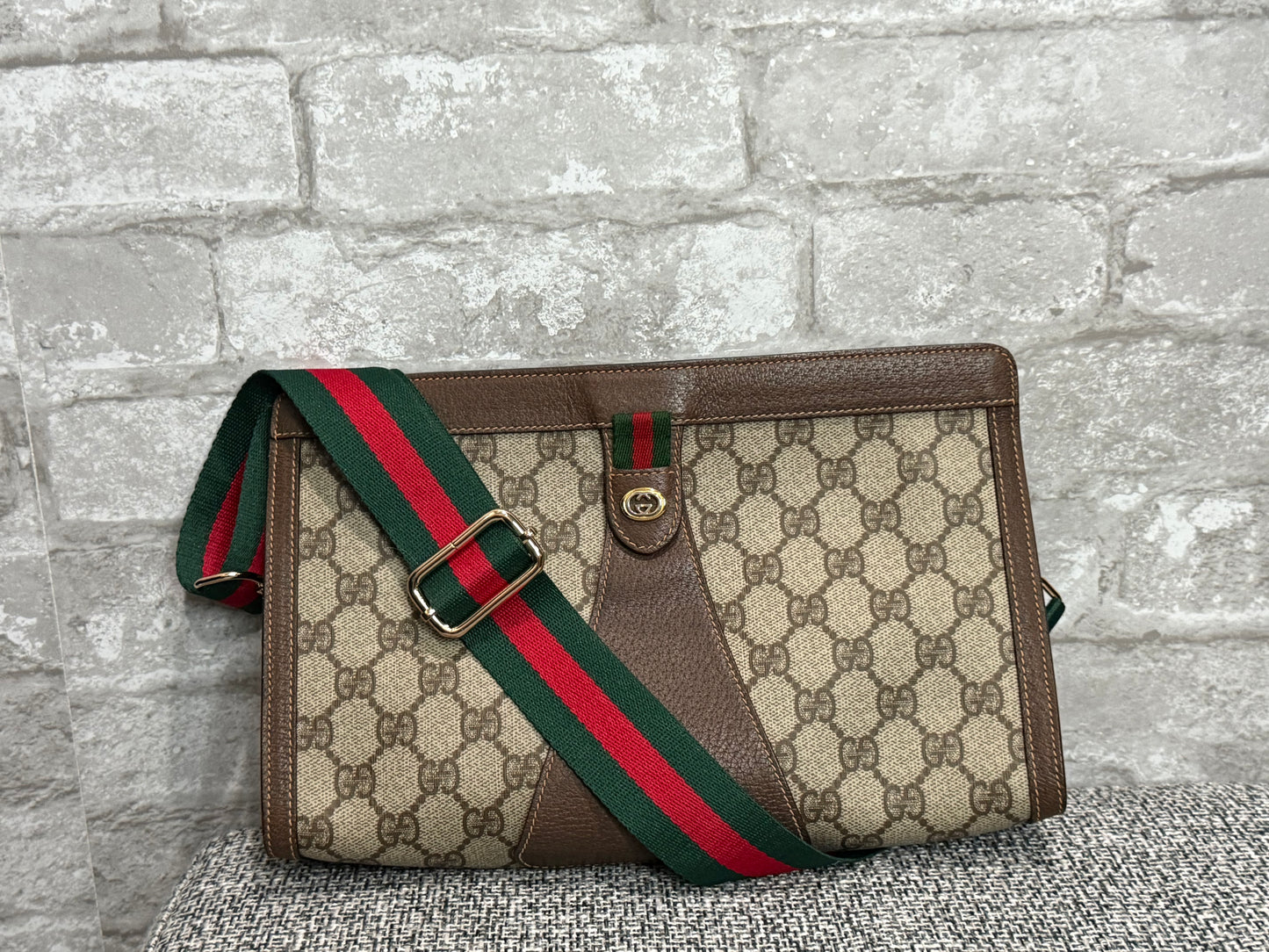 ๐ Gucci Vintage Clutch turned crossbody bag ๐