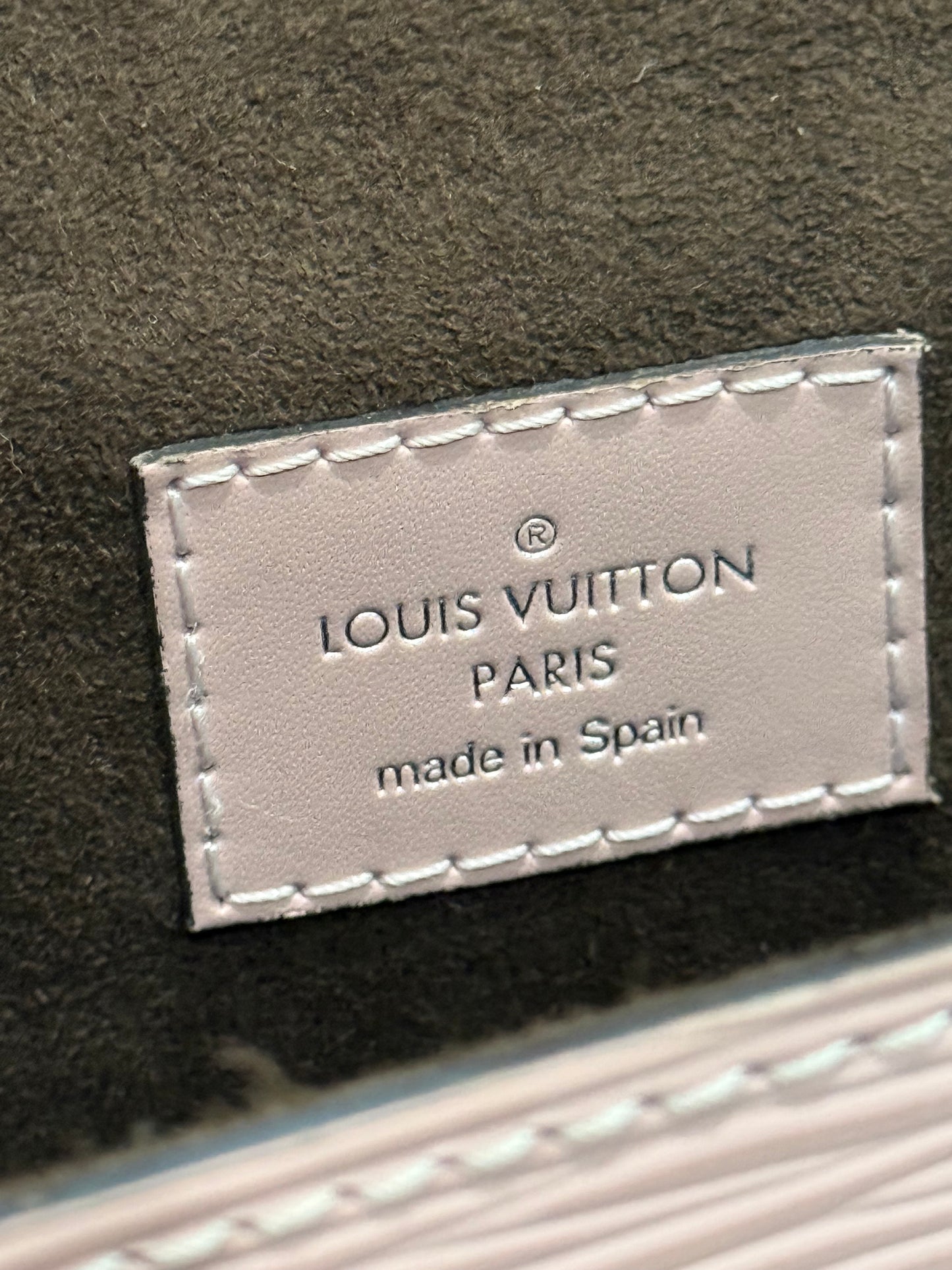 Louis Vuitton 2016 Epi Cluny in Rose Ballerine