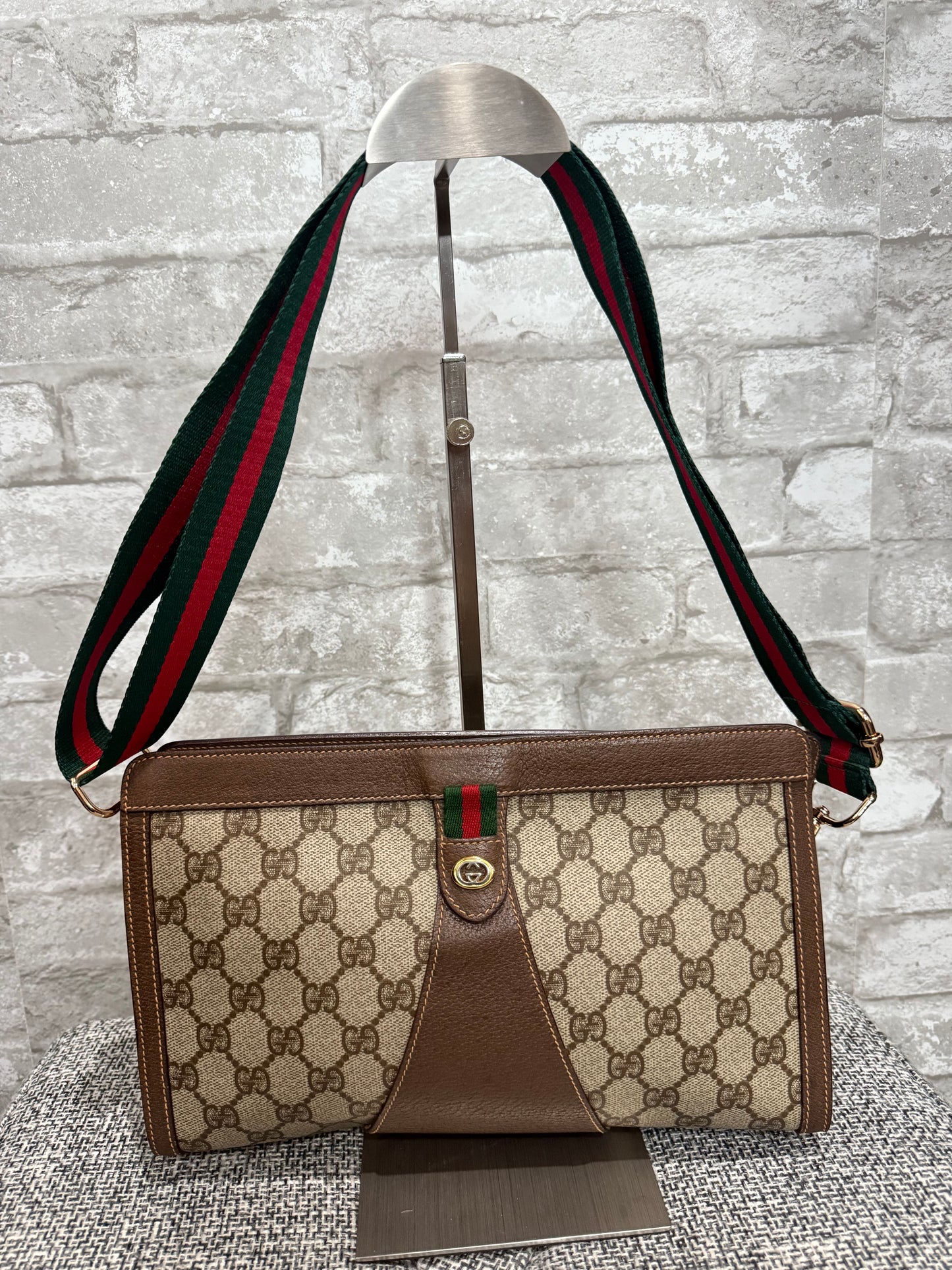 ๐ Gucci Vintage Clutch turned crossbody bag ๐