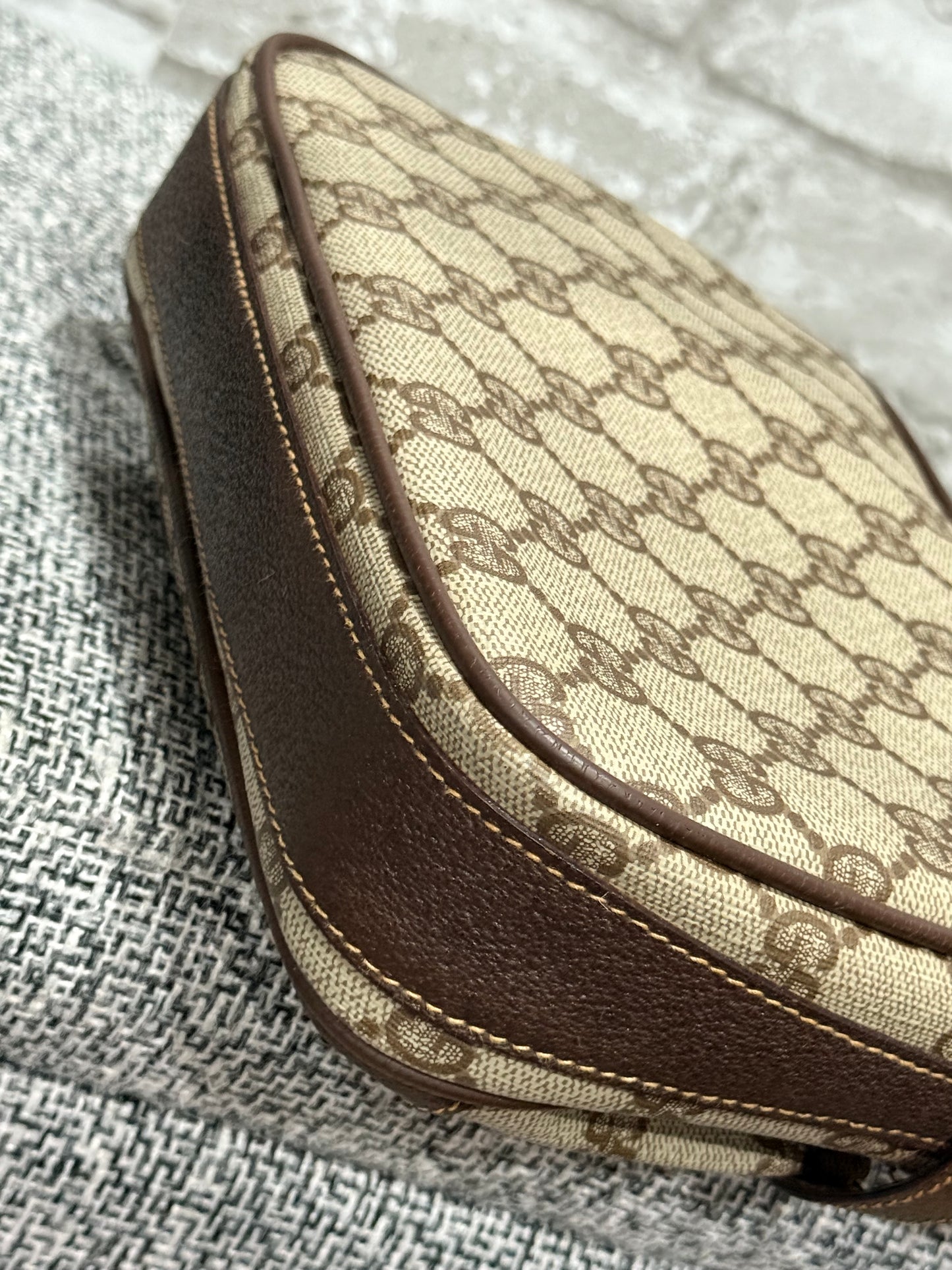 Vintage Gucci GG Supreme Crossbody
