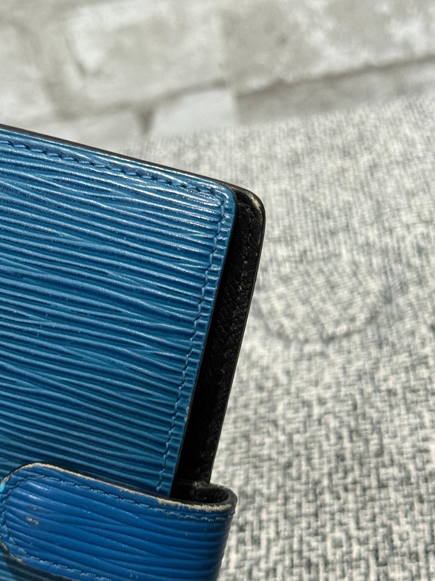 Louis Vuitton 1997 Agenda Epi Blue