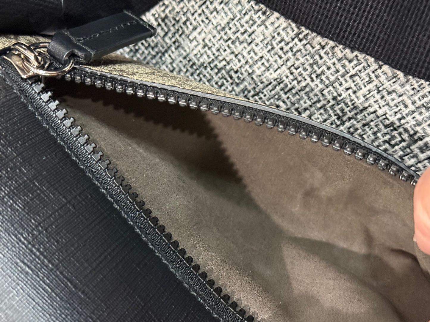 Gucci GG Supreme Belt Bag