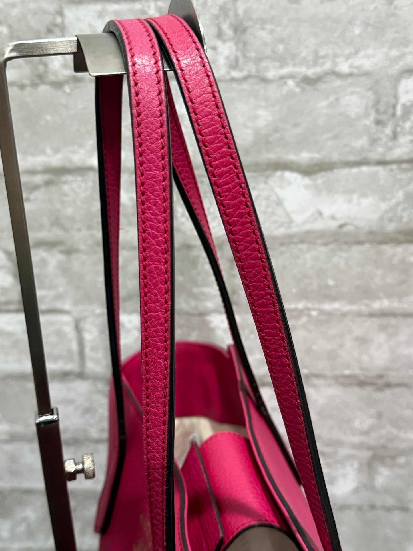 Gucci Swing Tote Shoulder Bag in Pink 👛