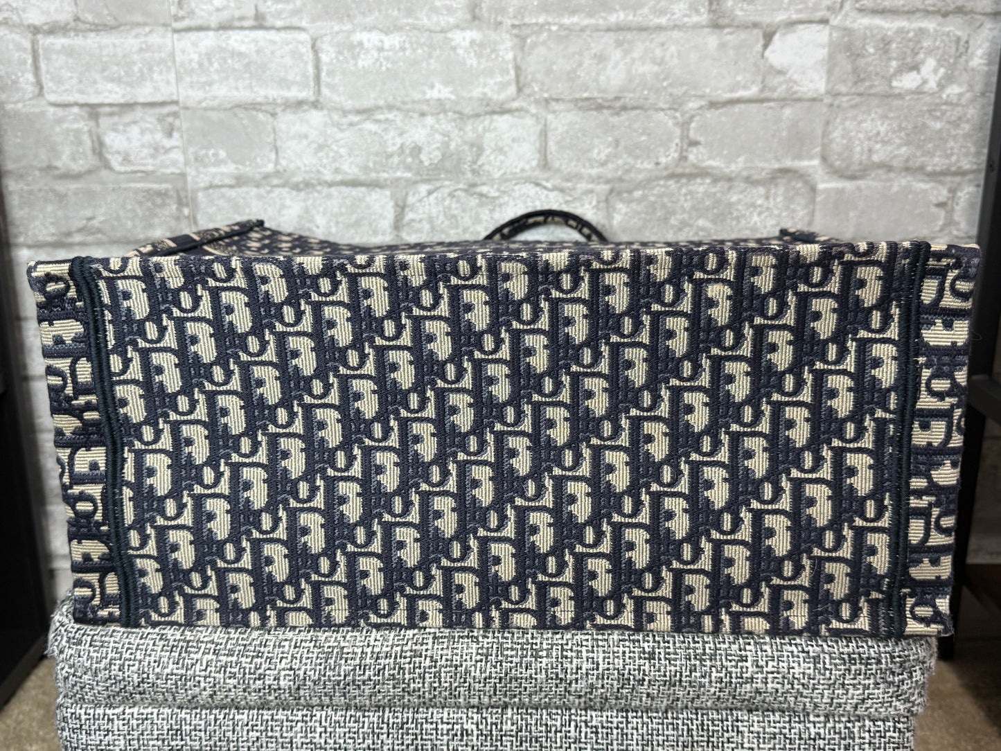 👜 Christian Dior Large Navy Book Tote Bag 👜 
🦋🦋   Retails $3500