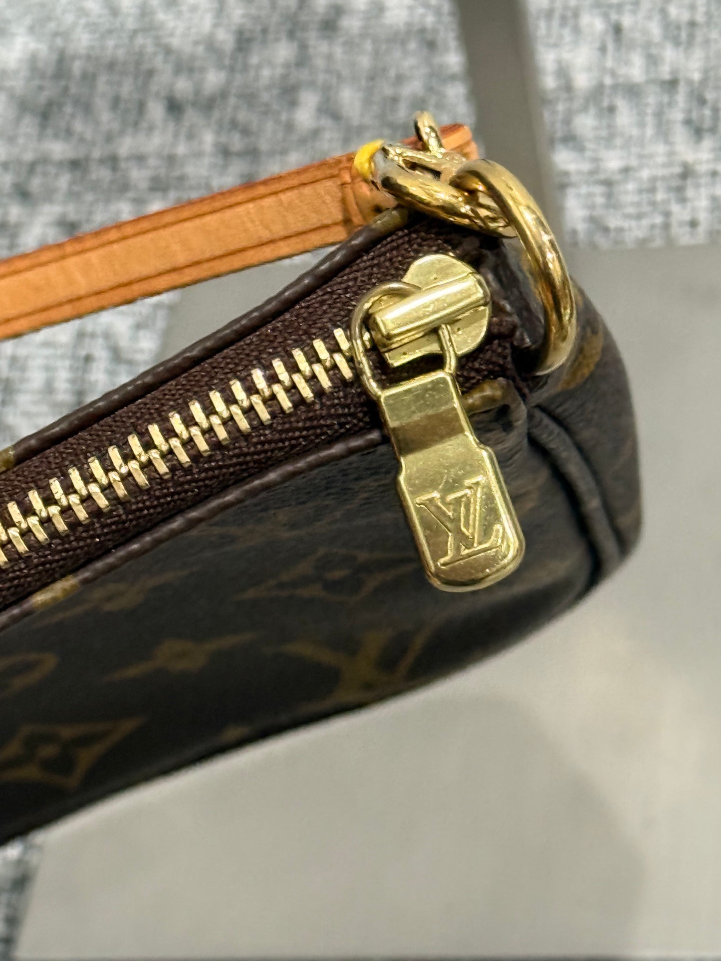 👜 🌹Louis Vuitton Pochette Monogram 👜 🌹