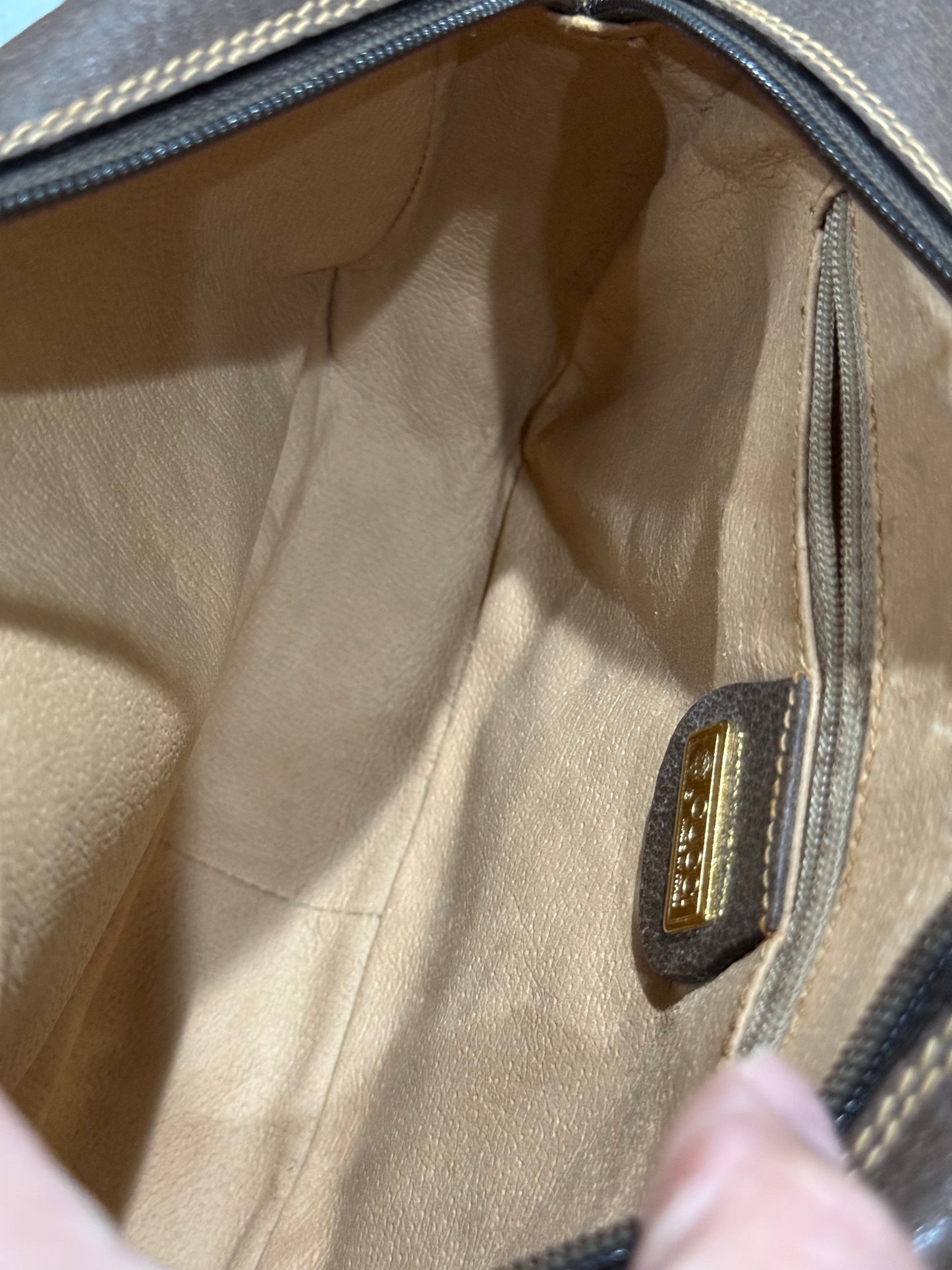 Vintage Gucci GG Supreme Crossbody