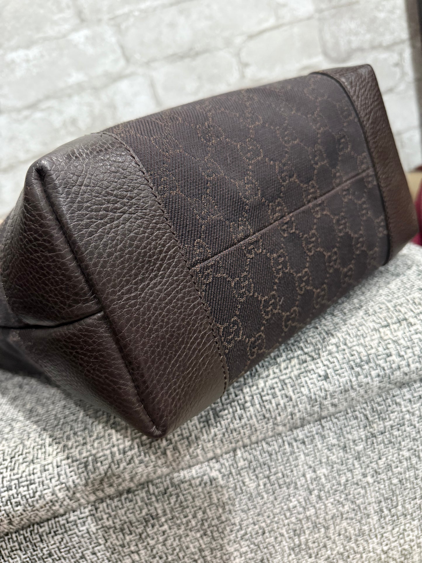 Gucci GG Supreme Tote Bag π