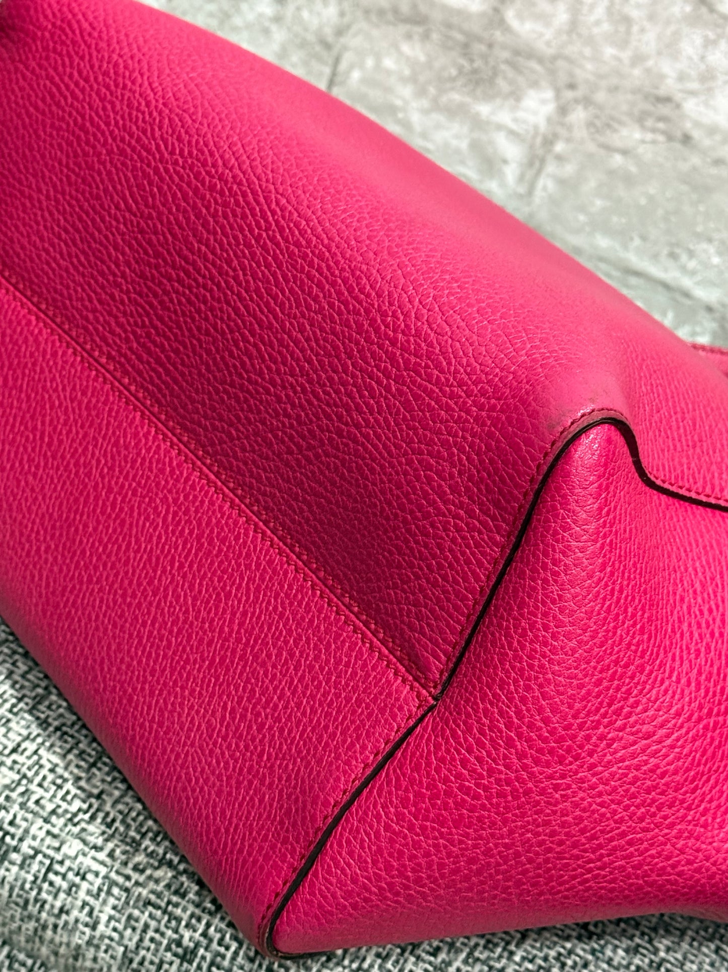 Gucci Swing Tote Shoulder Bag in Pink 👛