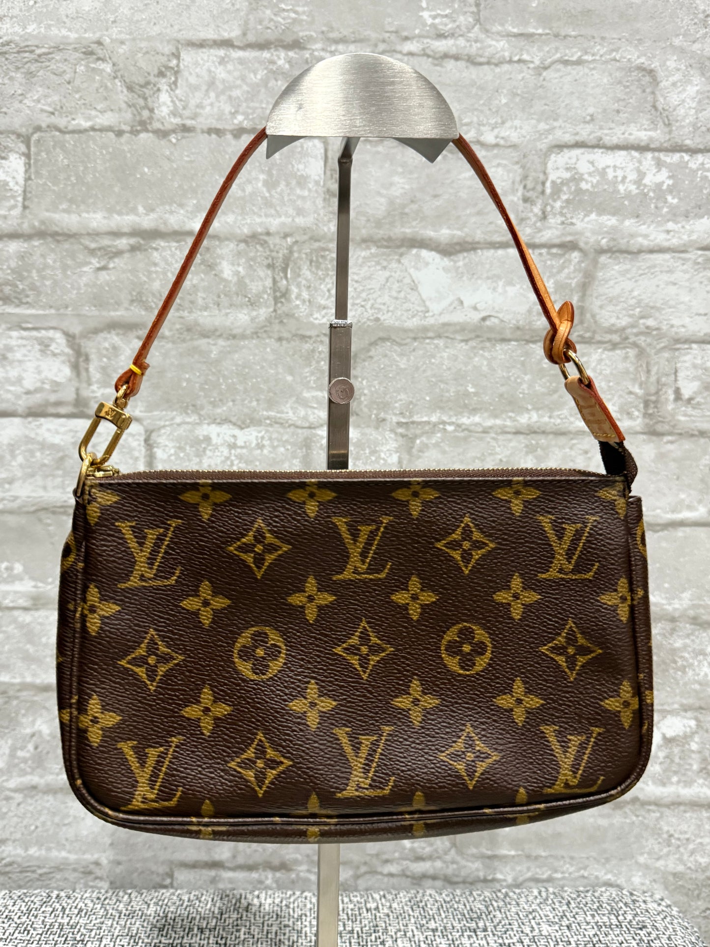 👜 🌹Louis Vuitton Pochette Monogram 👜 🌹