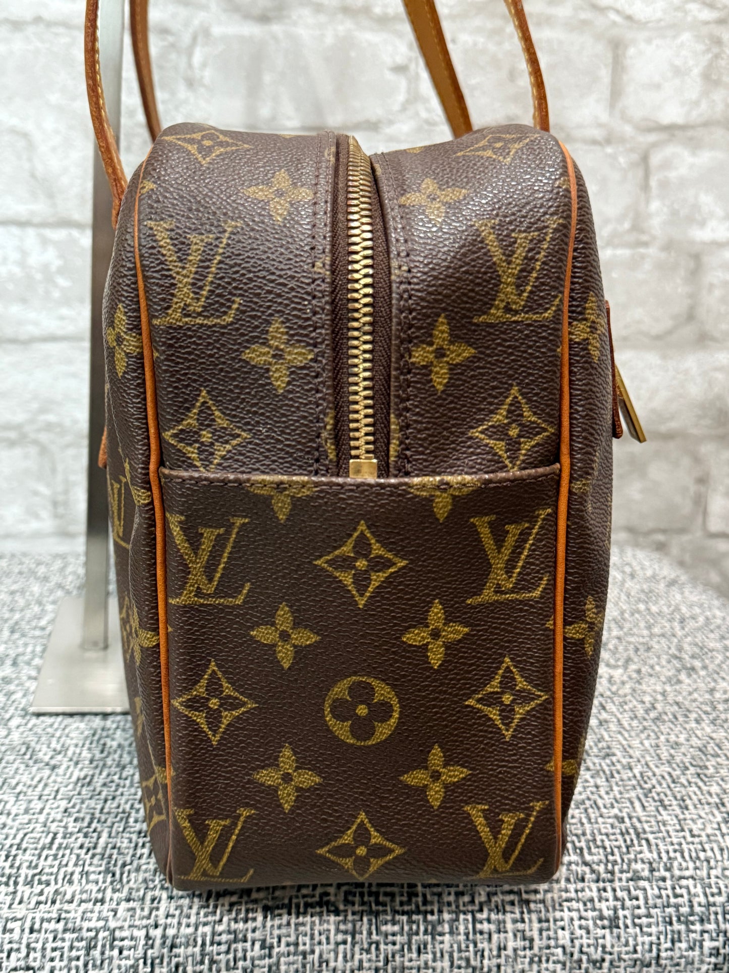 Vintage Louis Vuitton 2002 Cite GM Monogram