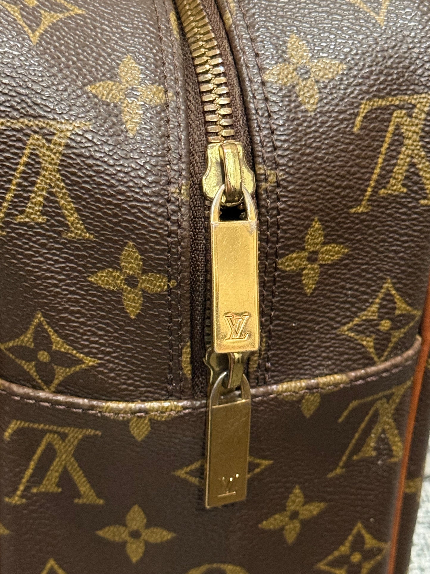 Vintage Louis Vuitton 2002 Cite GM Monogram