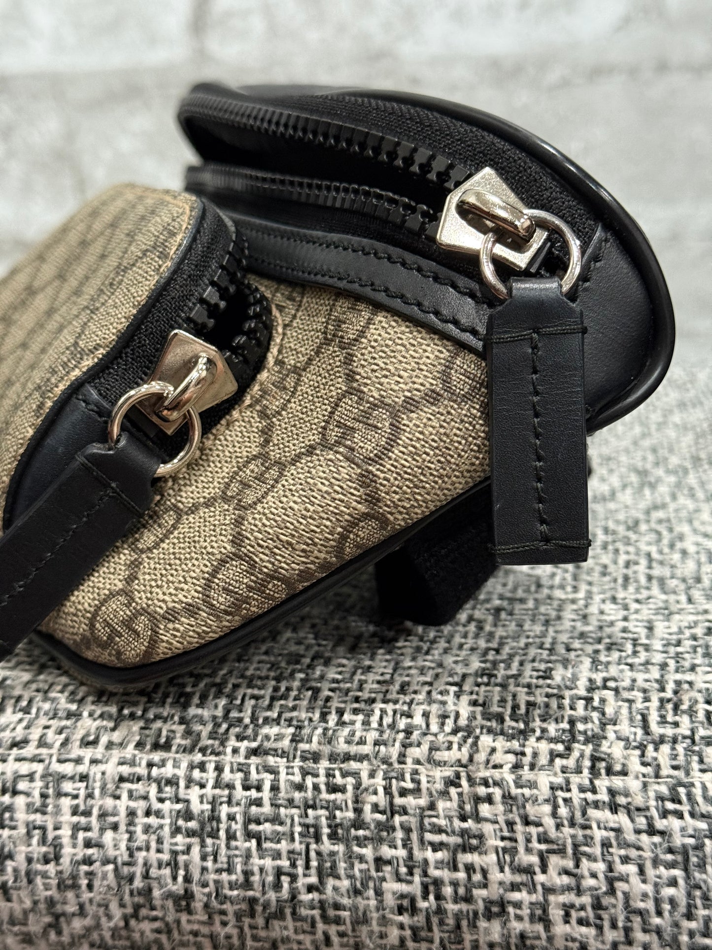 Gucci GG Supreme Belt Bag