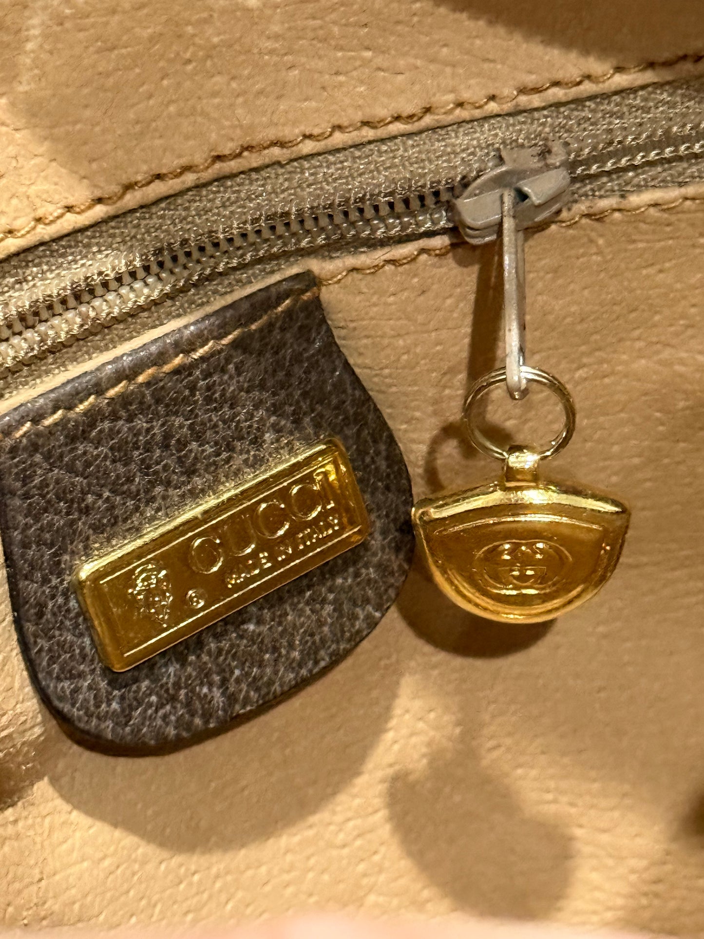Vintage Gucci GG Supreme Crossbody