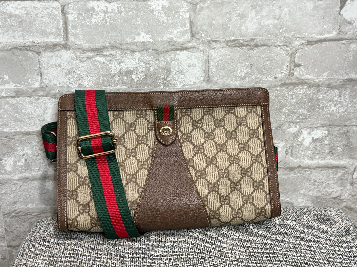 ๐ Gucci Vintage Clutch turned crossbody bag ๐