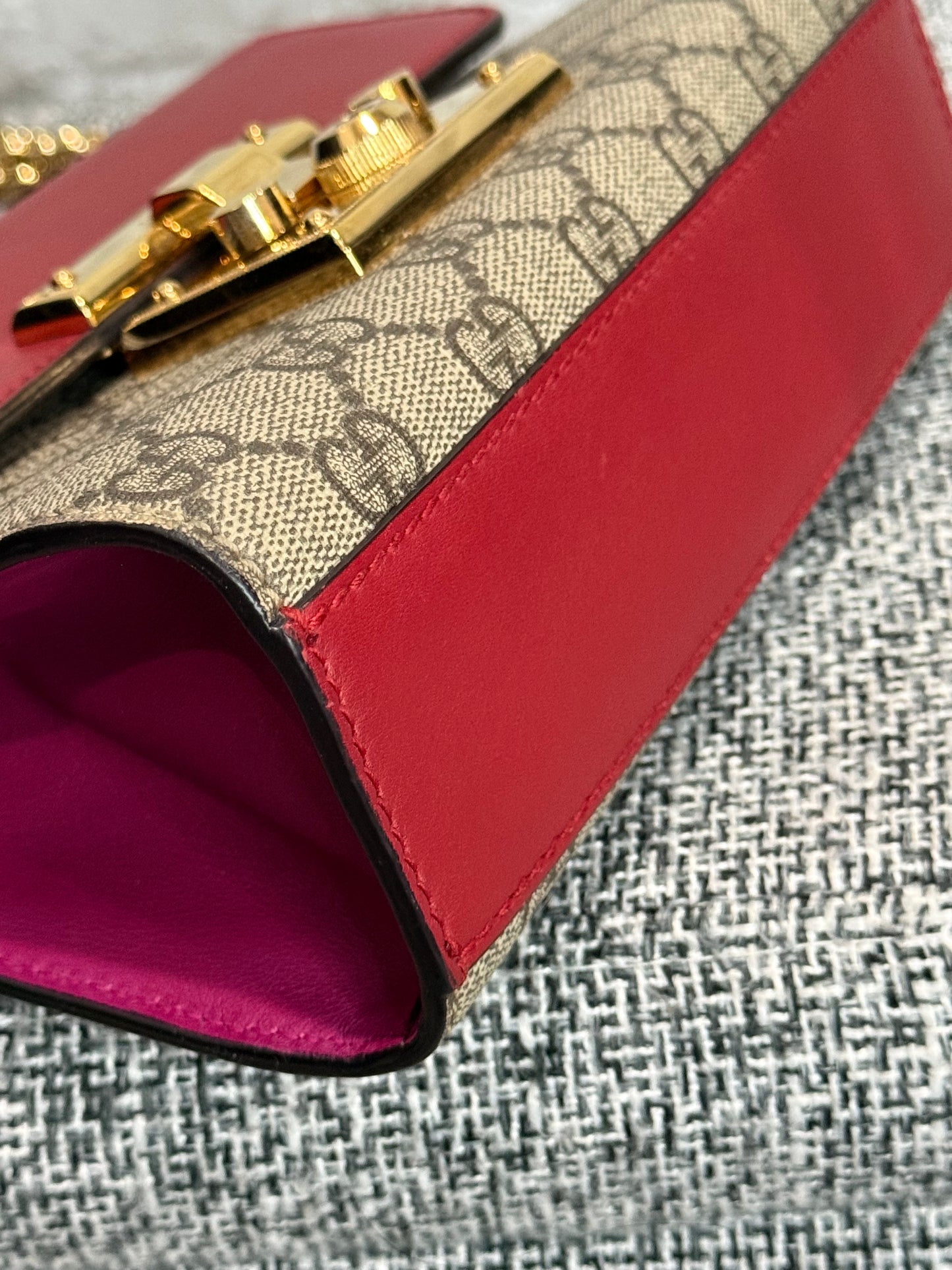 👜Gucci Supreme Monogram Small Padlock 👜