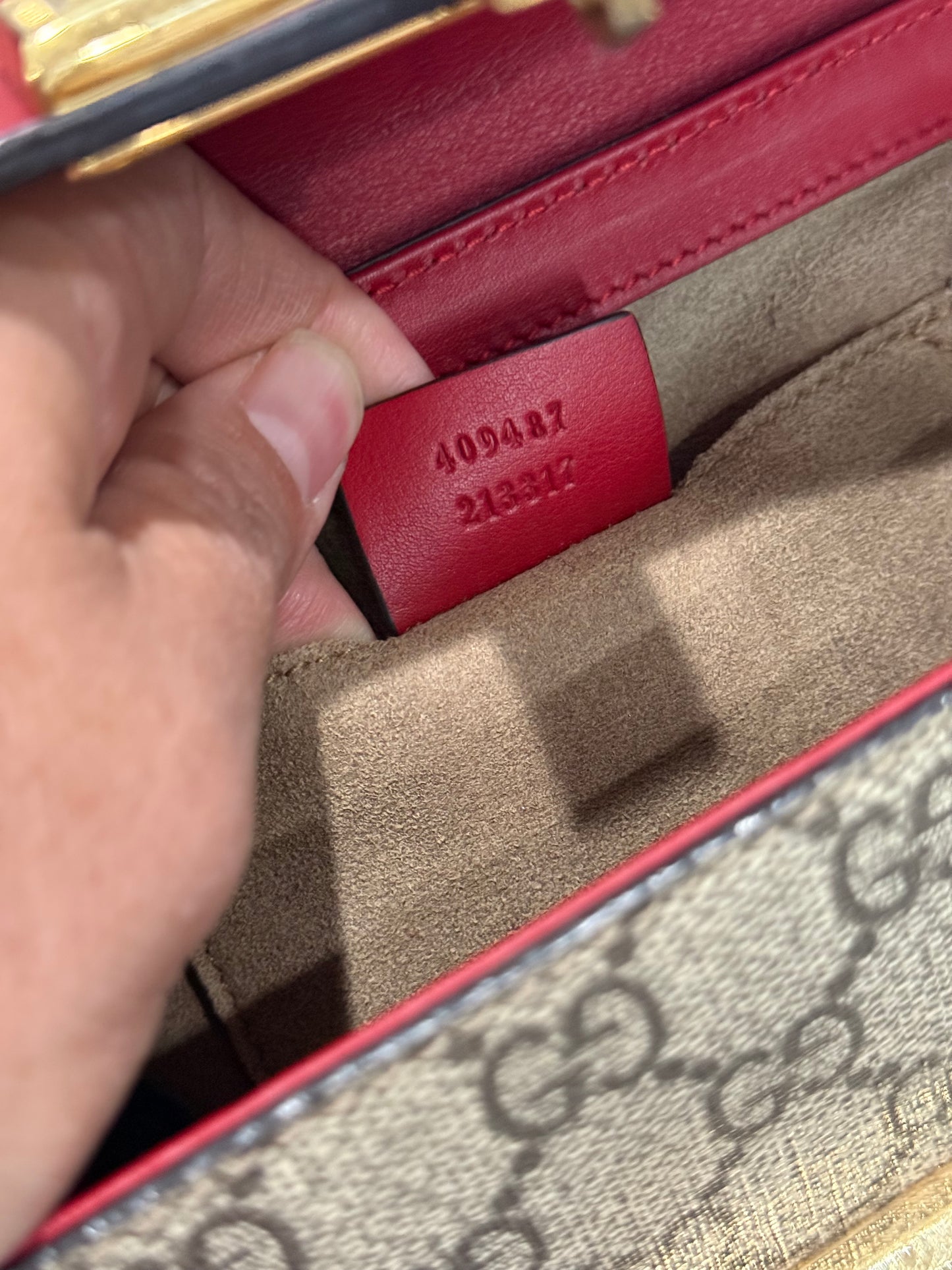 👜Gucci Supreme Monogram Small Padlock 👜