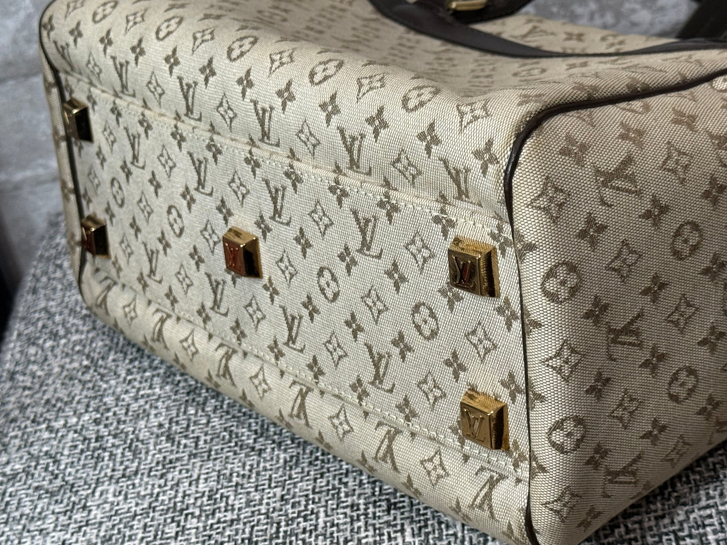Louis Vuitton 2002 Vintage Monogram Mini Lin Josephine