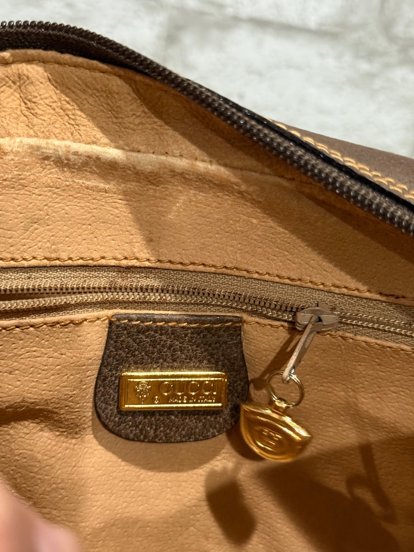 Vintage Gucci GG Supreme Crossbody