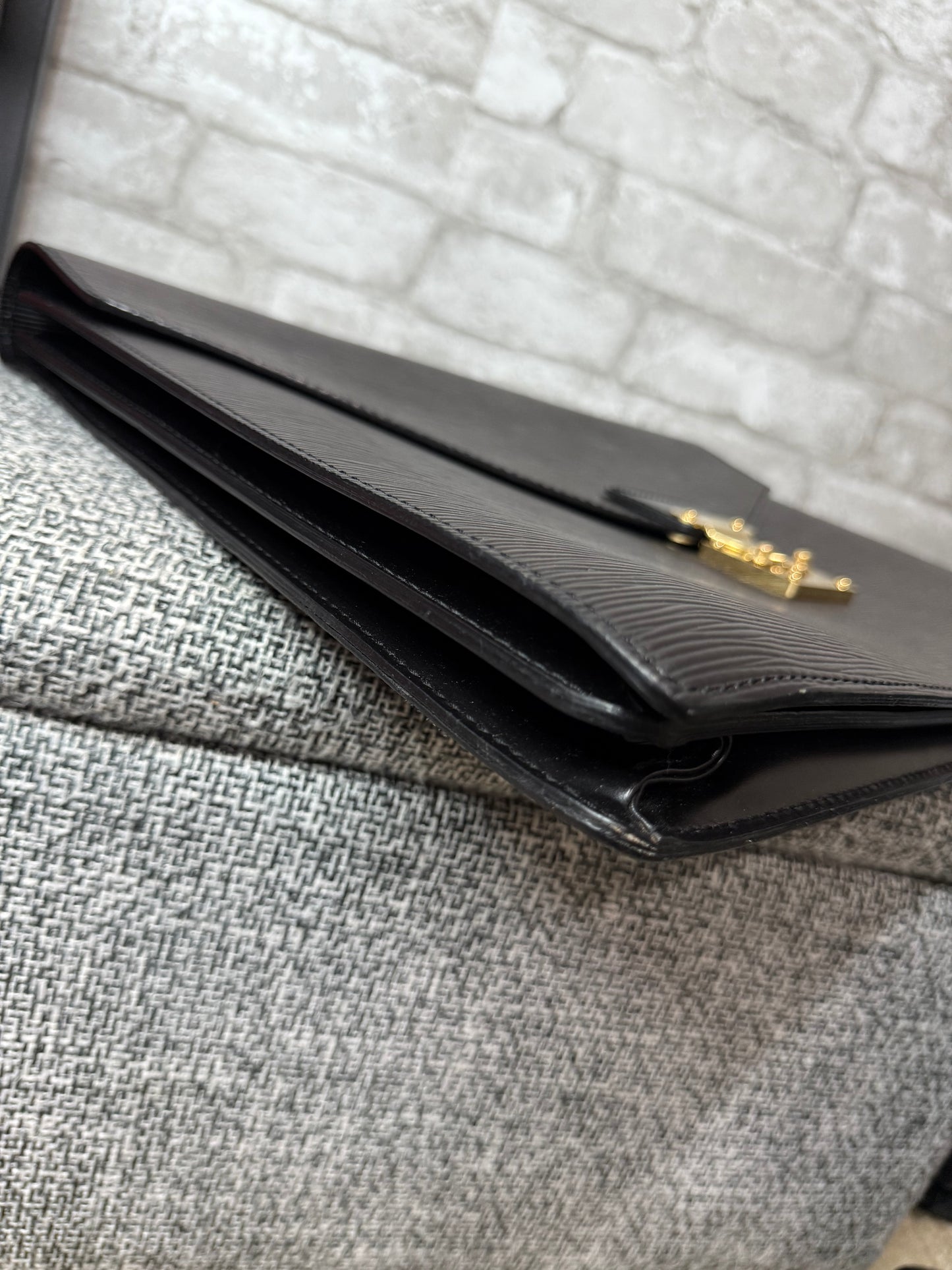 LOUIS VUITTON Epi Porte Documents Senateur Briefcase Black