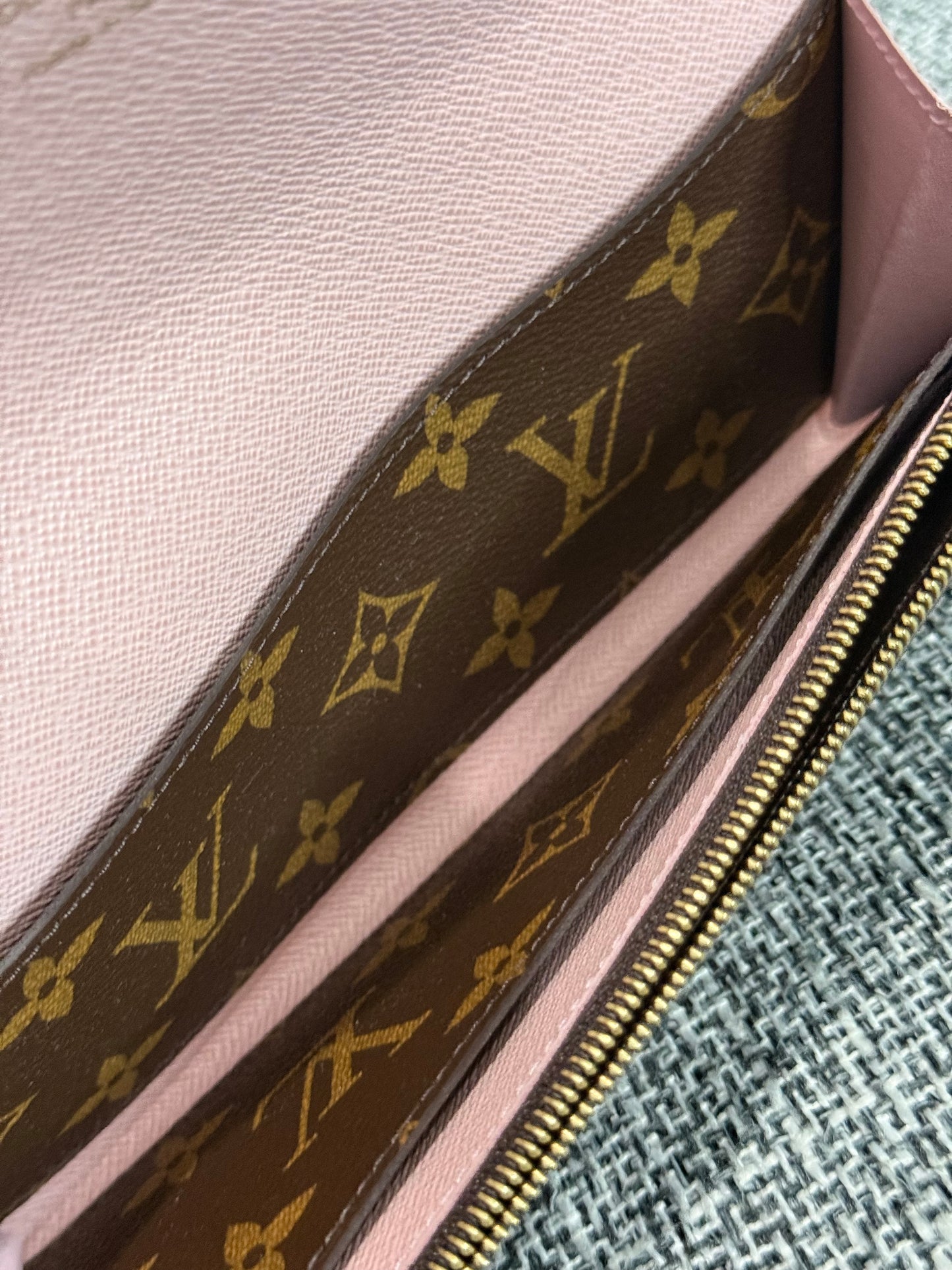 🌸👜Louis Vuitton Emilie Wallet Rose Ballerine👜 🌸
