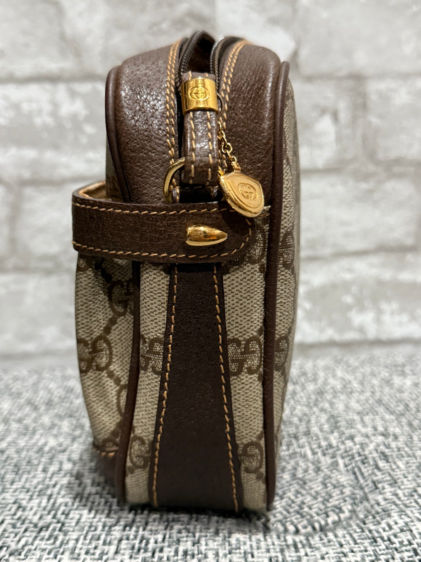 Vintage Gucci GG Supreme Crossbody