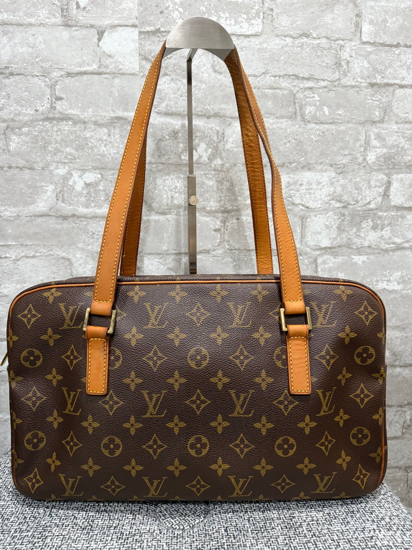 Vintage Louis Vuitton 2002 Cite GM Monogram