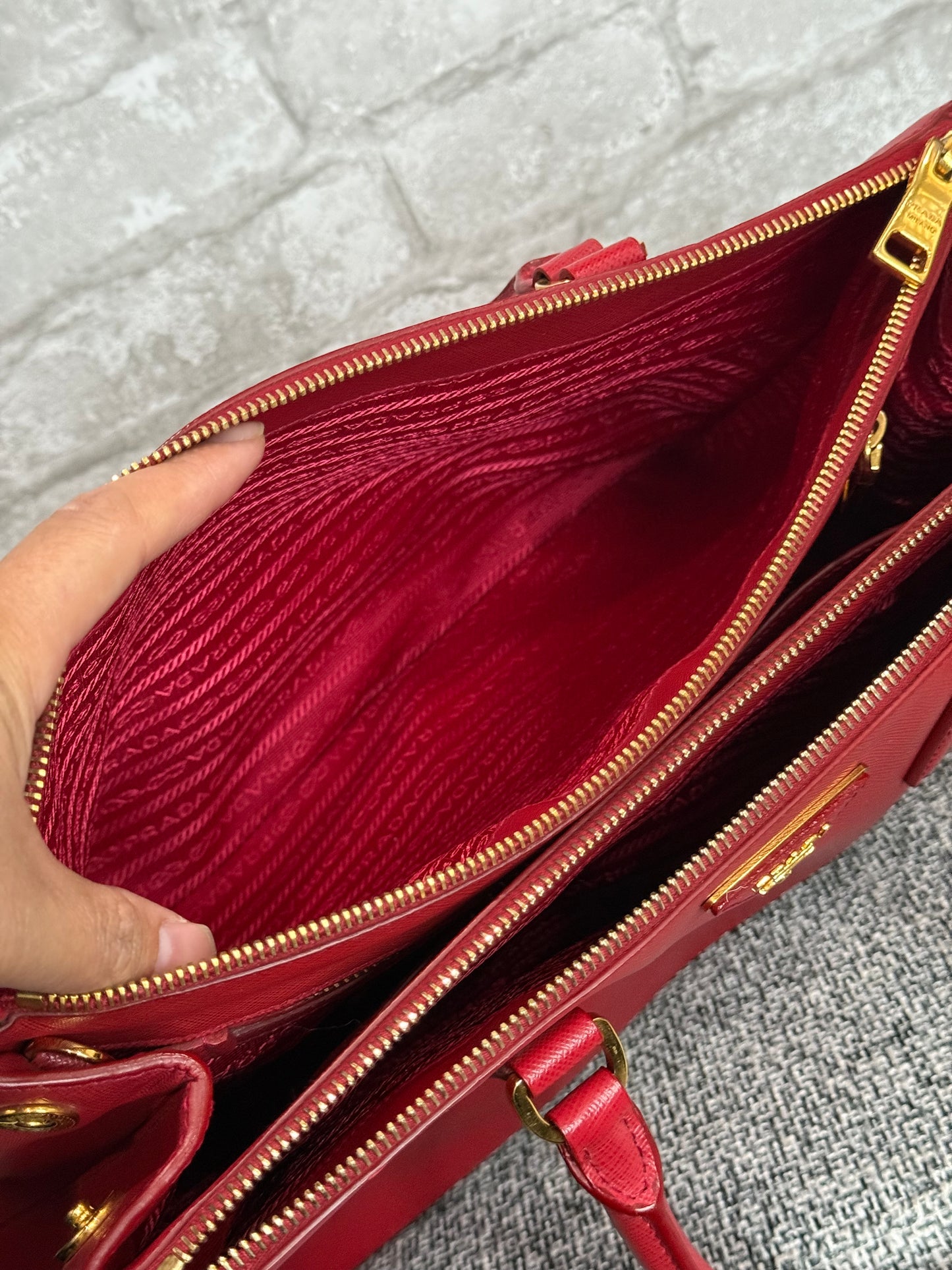 🍎 👜 Prada Galleria Saffiano leather bag in Red 👜 🍎