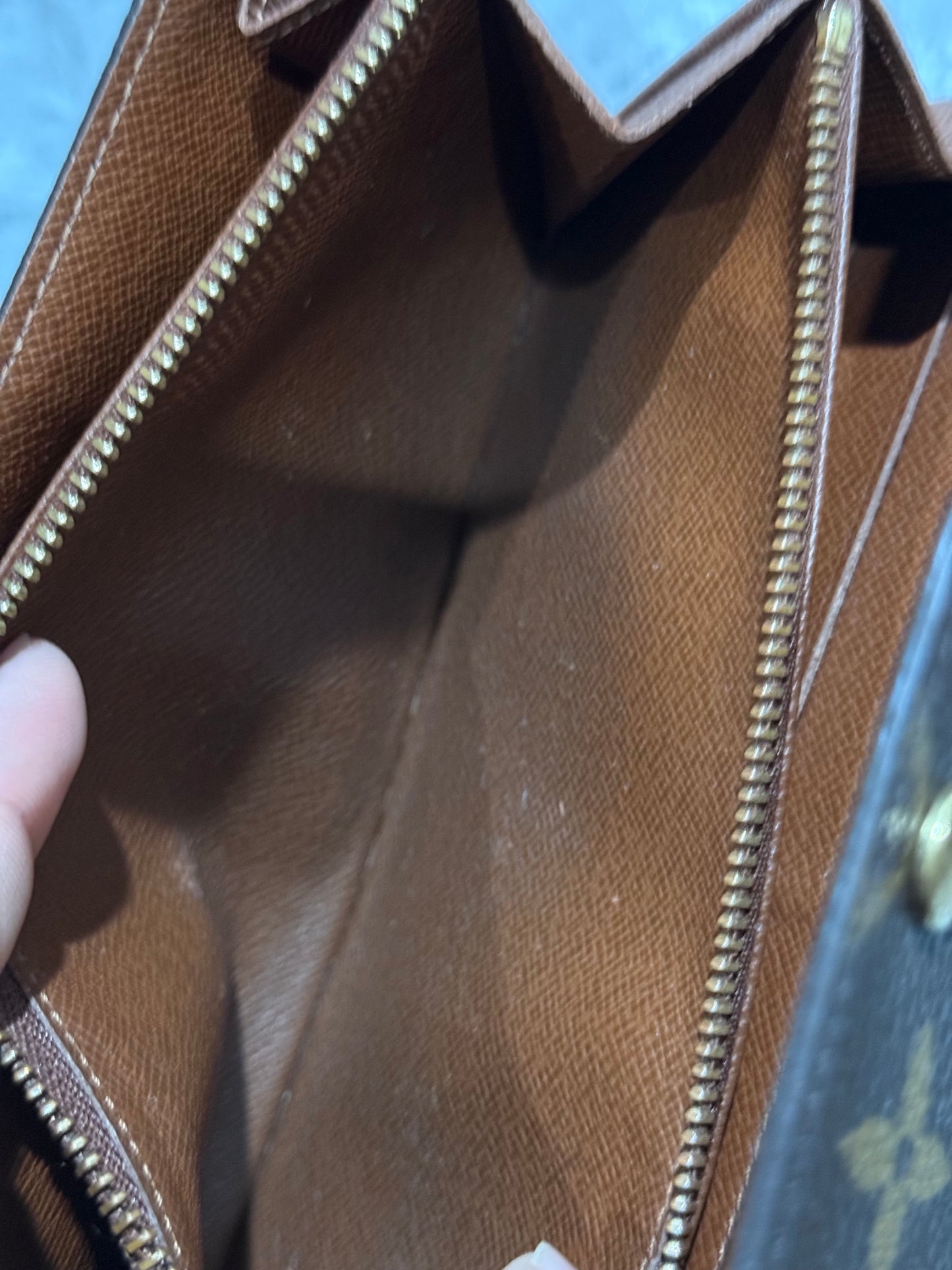 Louis Vuitton 2005 Sarah Long Wallet in Monogram