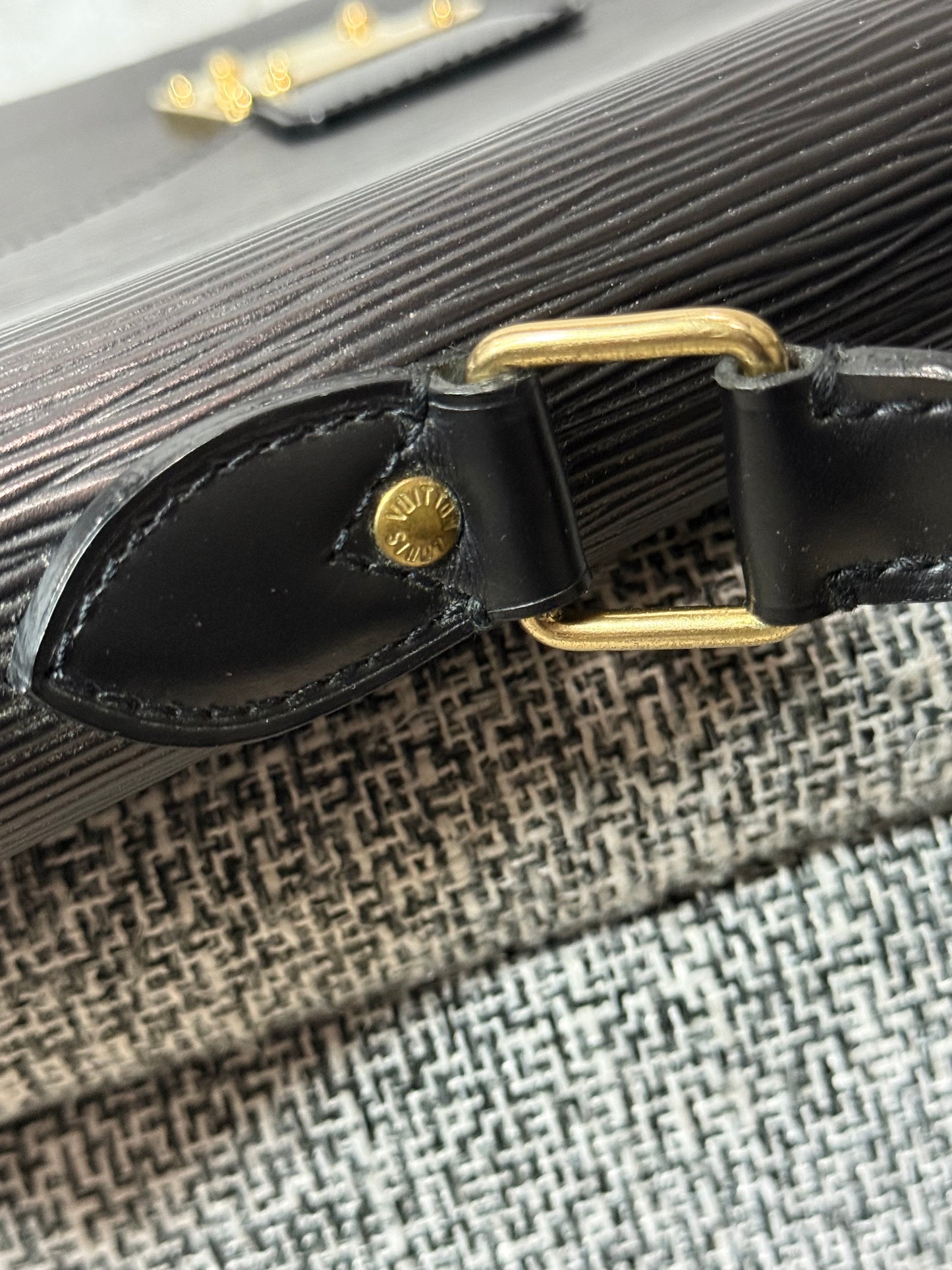 LOUIS VUITTON Epi Porte Documents Senateur Briefcase Black