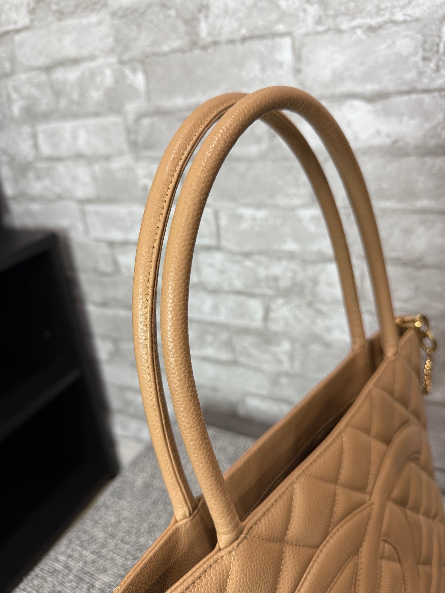 👜Chanel Medallion Tote Bag Quilted Caviar Leather in Beige  👜