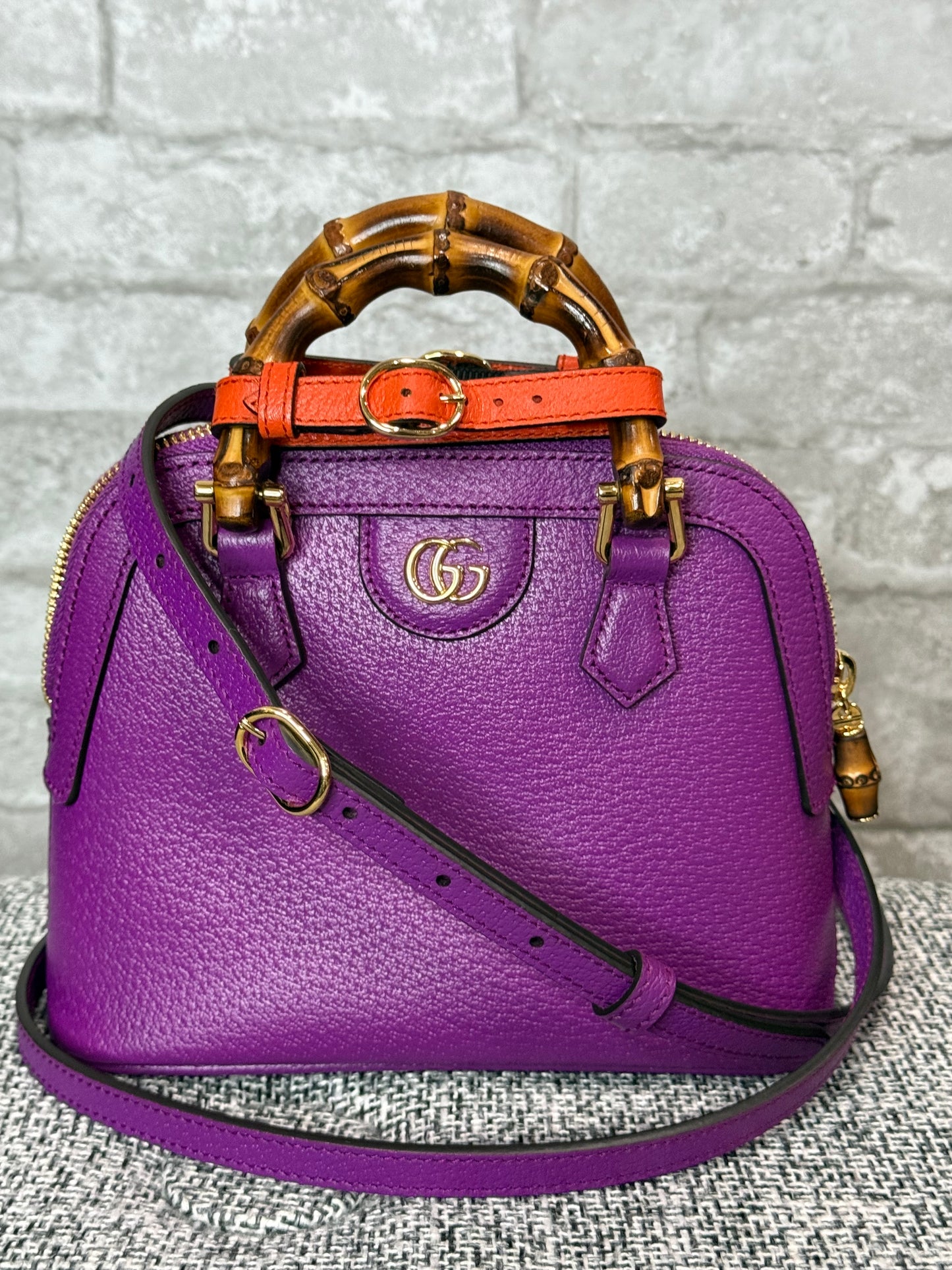 🌸🪻Gucci Mini Diana tote bag with Bamboo top handle in purple 🪻🌸
Retails $3500
🪻Excellent condition🪻