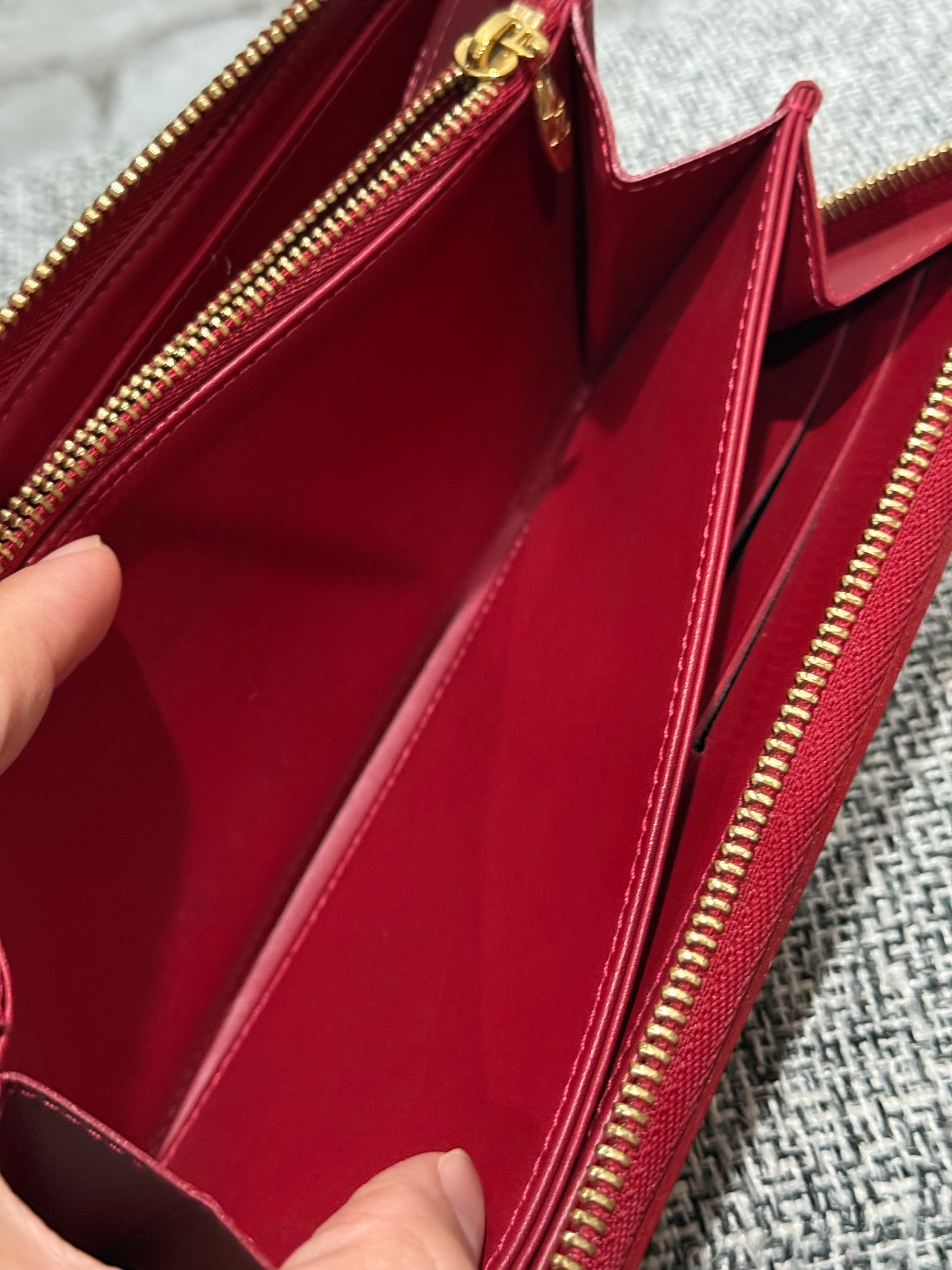 Louis Vuitton 2012 Red Vernis Zippy Wallet in Monogram