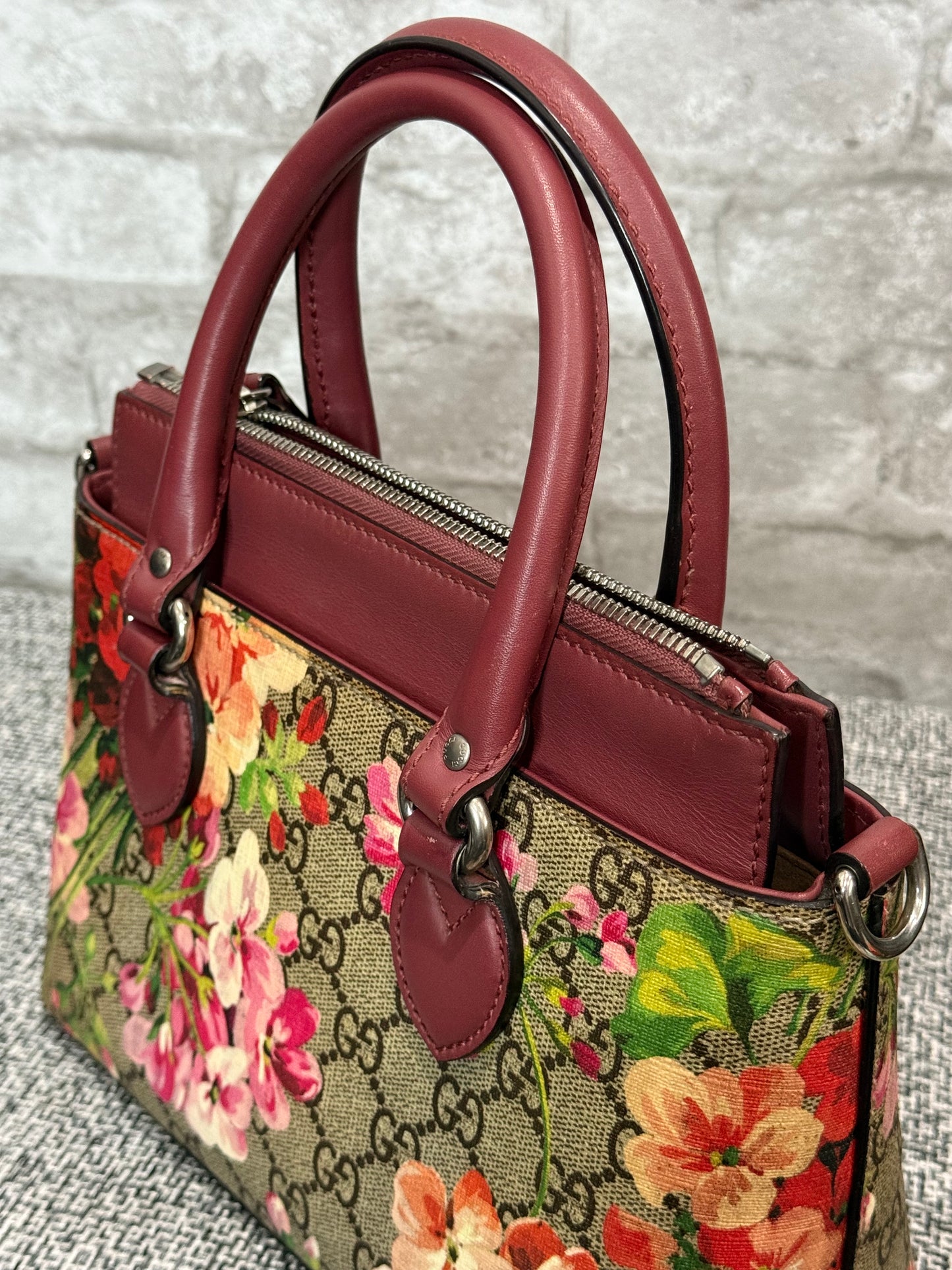 🌷🌸👜Gucci GG Supreme Pink Floral Print Top Handle 🌷🌸👜