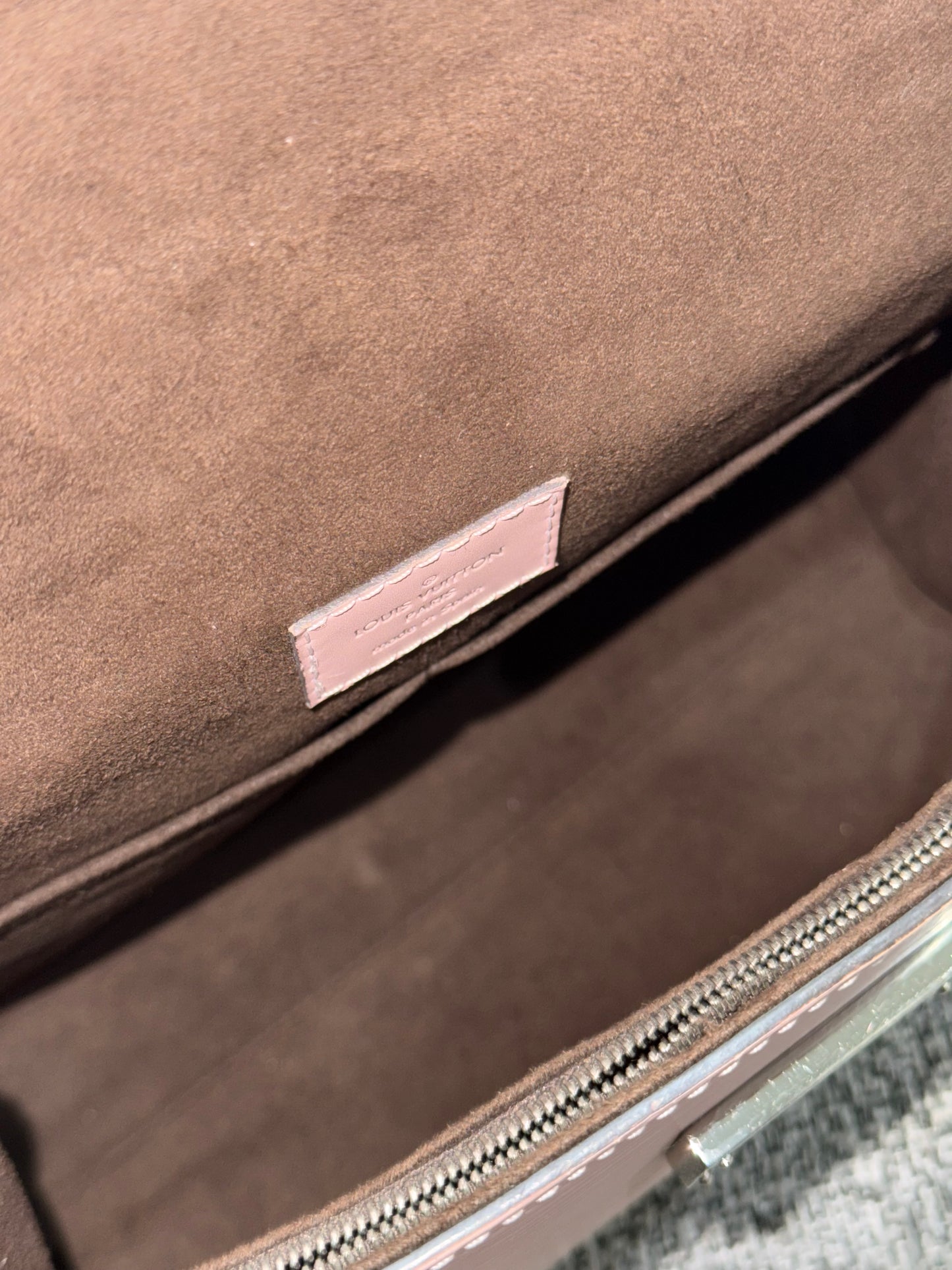 Louis Vuitton 2016 Epi Cluny in Rose Ballerine
